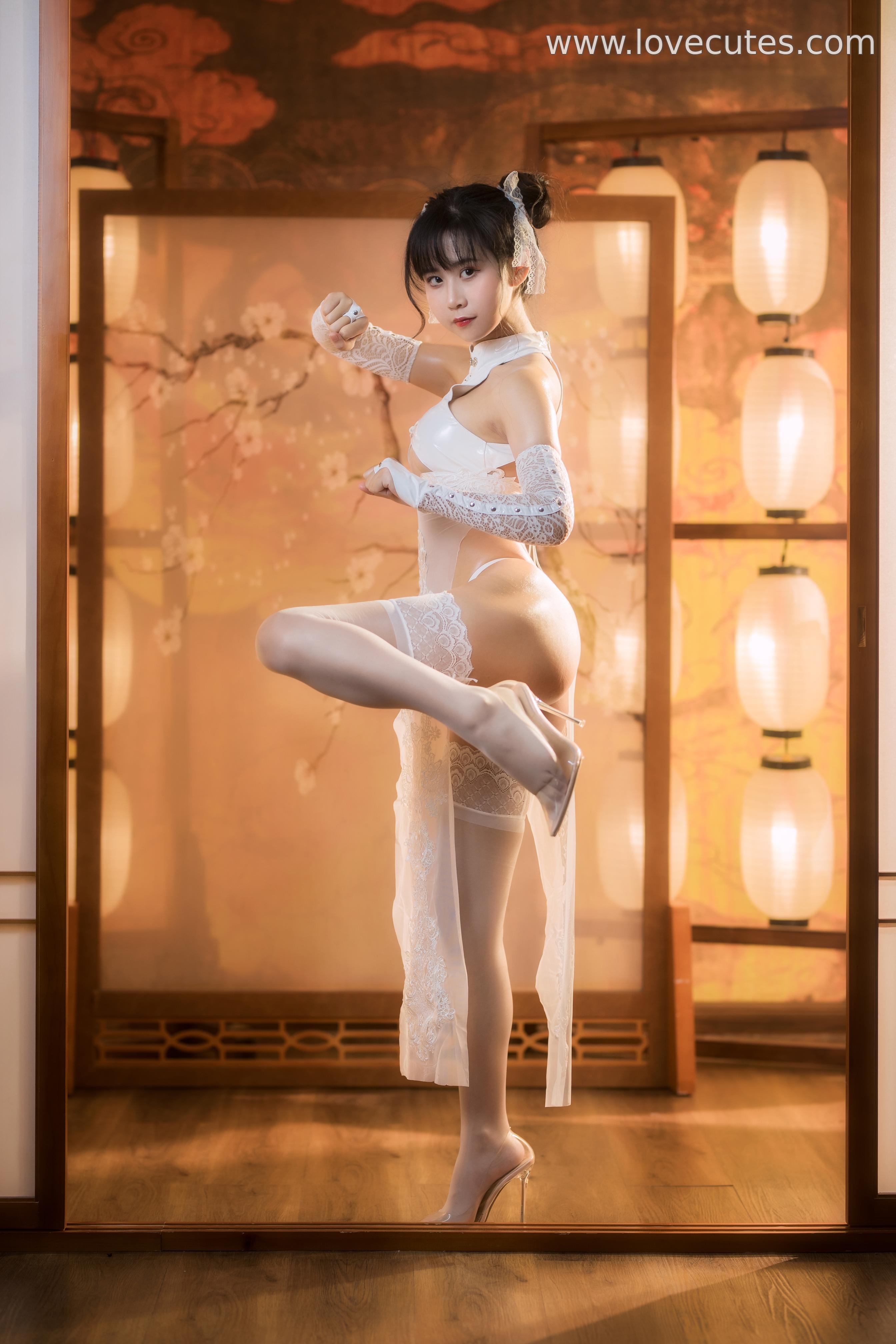[cosplay] 萌芽儿o0 - 靡烟：高跟鞋与丝袜蕾丝交织的原创造型 烟雾氛围下的冷艳性感表达 30P