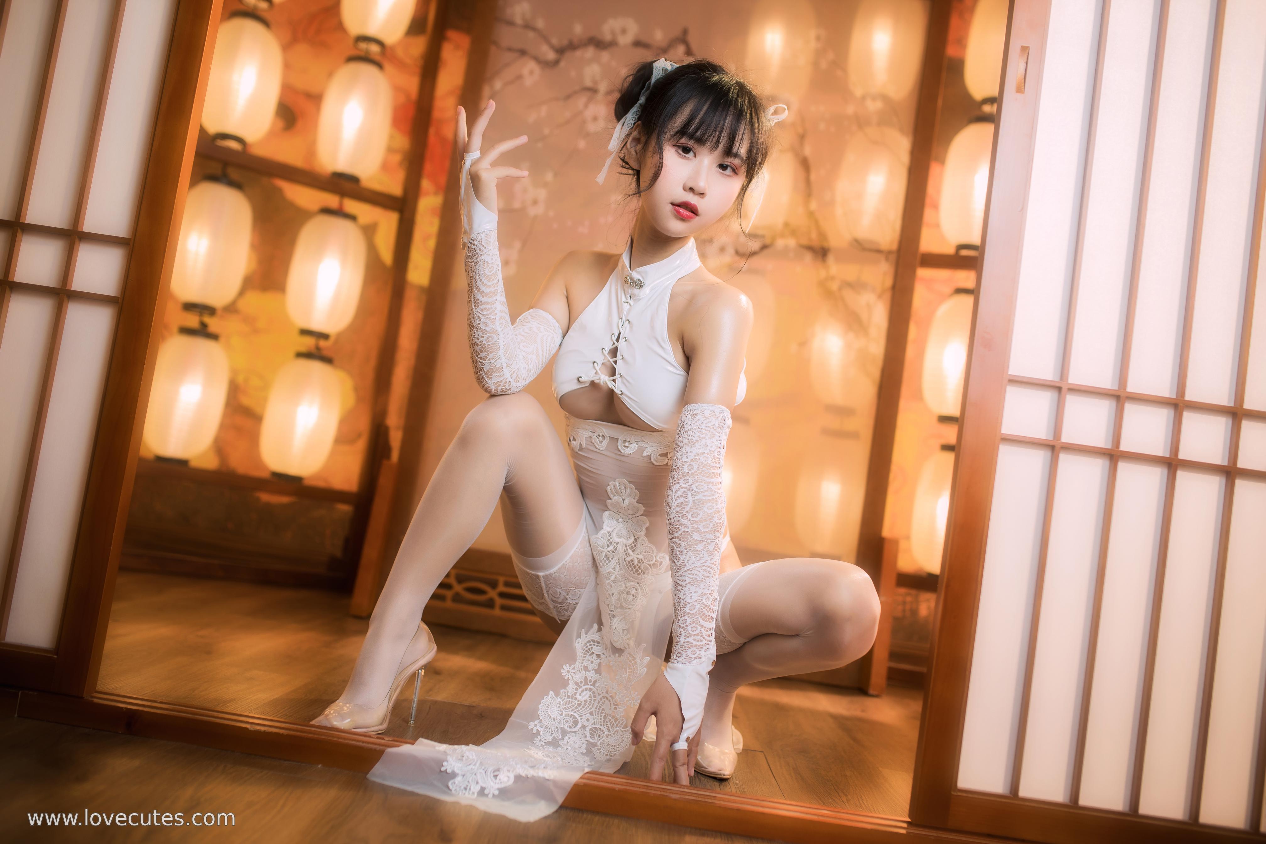 [cosplay] 萌芽儿o0 - 靡烟：高跟鞋与丝袜蕾丝交织的原创造型 烟雾氛围下的冷艳性感表达 30P