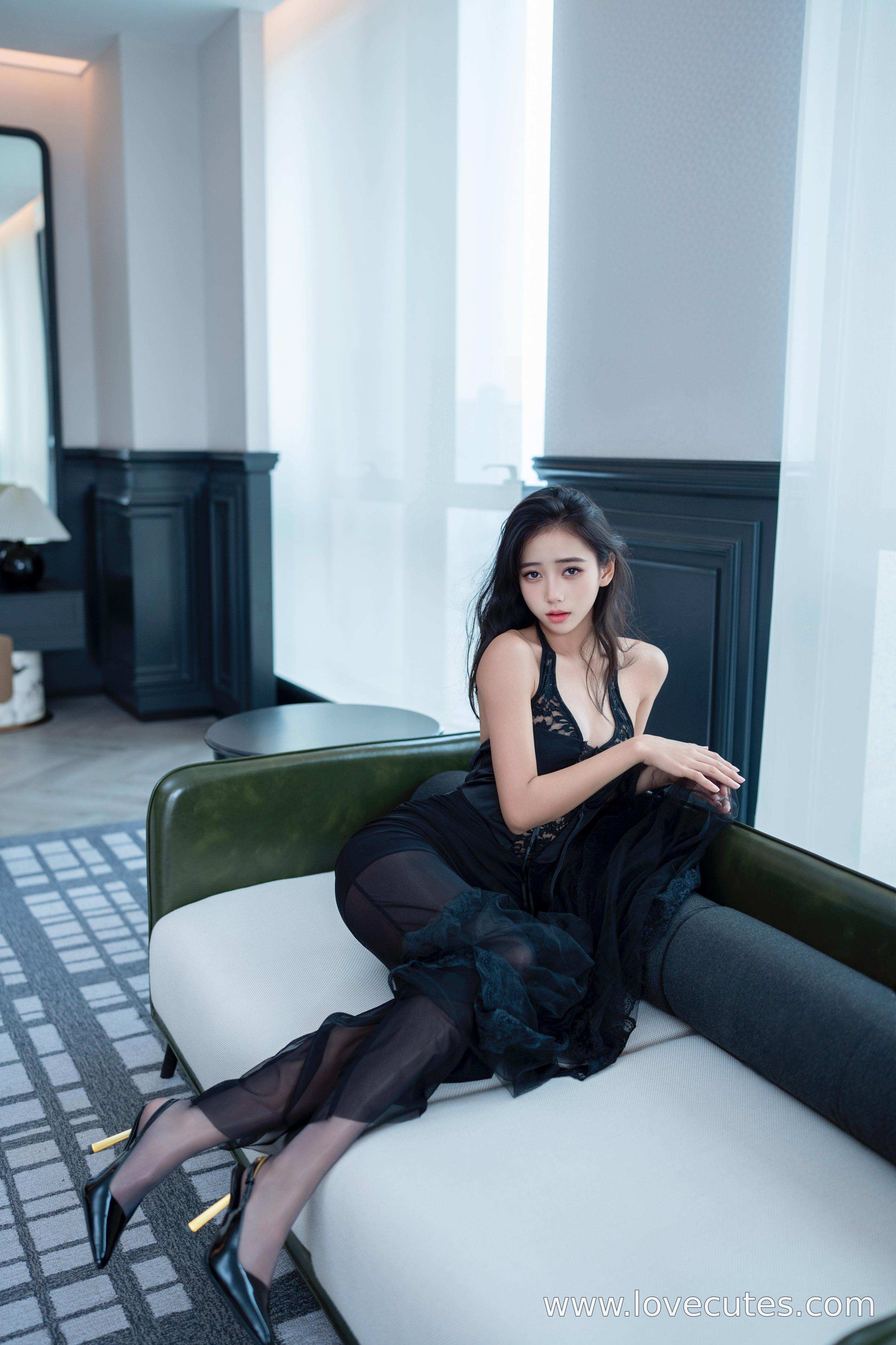 Người mẫu] Thời An An - Bộ ảnh: Chụp chân dung với bối cảnh mỏng manh và ánh sáng, yếu tố giày cao gót đen 97P