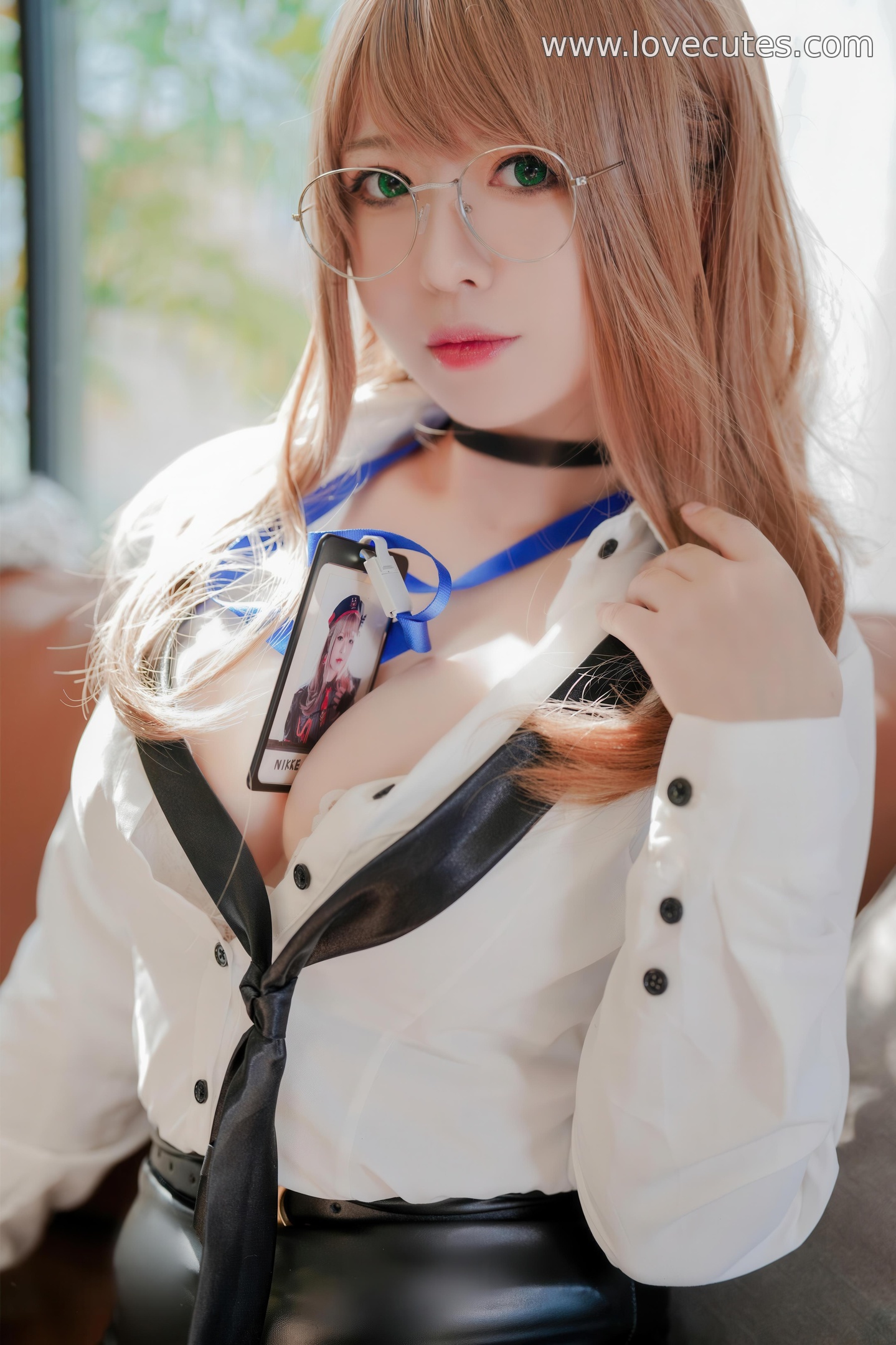 Ban Ban Zi Cosplay Emma Secretary NIKKE 76P