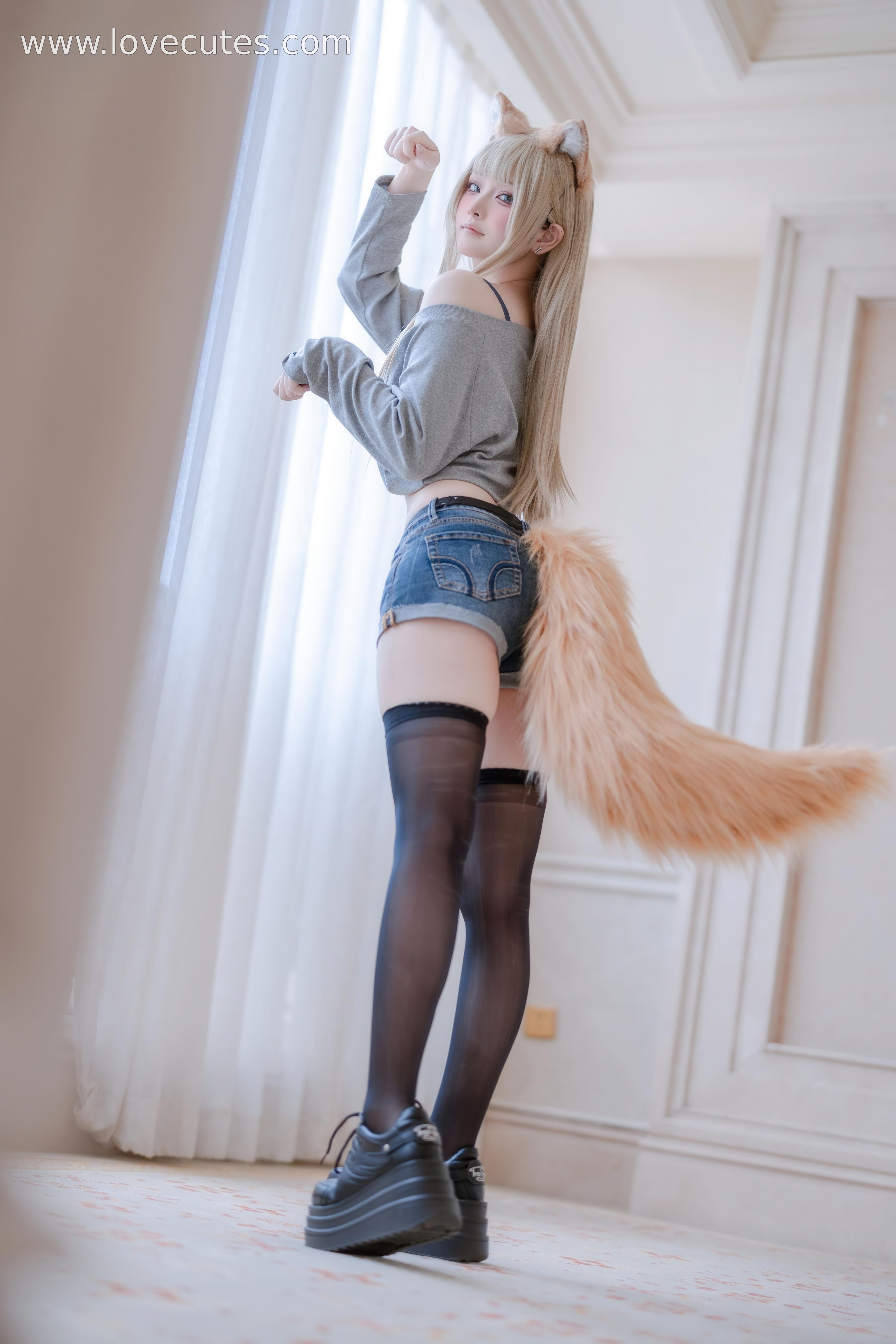 '[cosplay] 屿鱼 - T1: Phong Cách Nữ Sinh Hằng Ngày Với Quần Sooc Jeans Và Tất Đen, 54P'