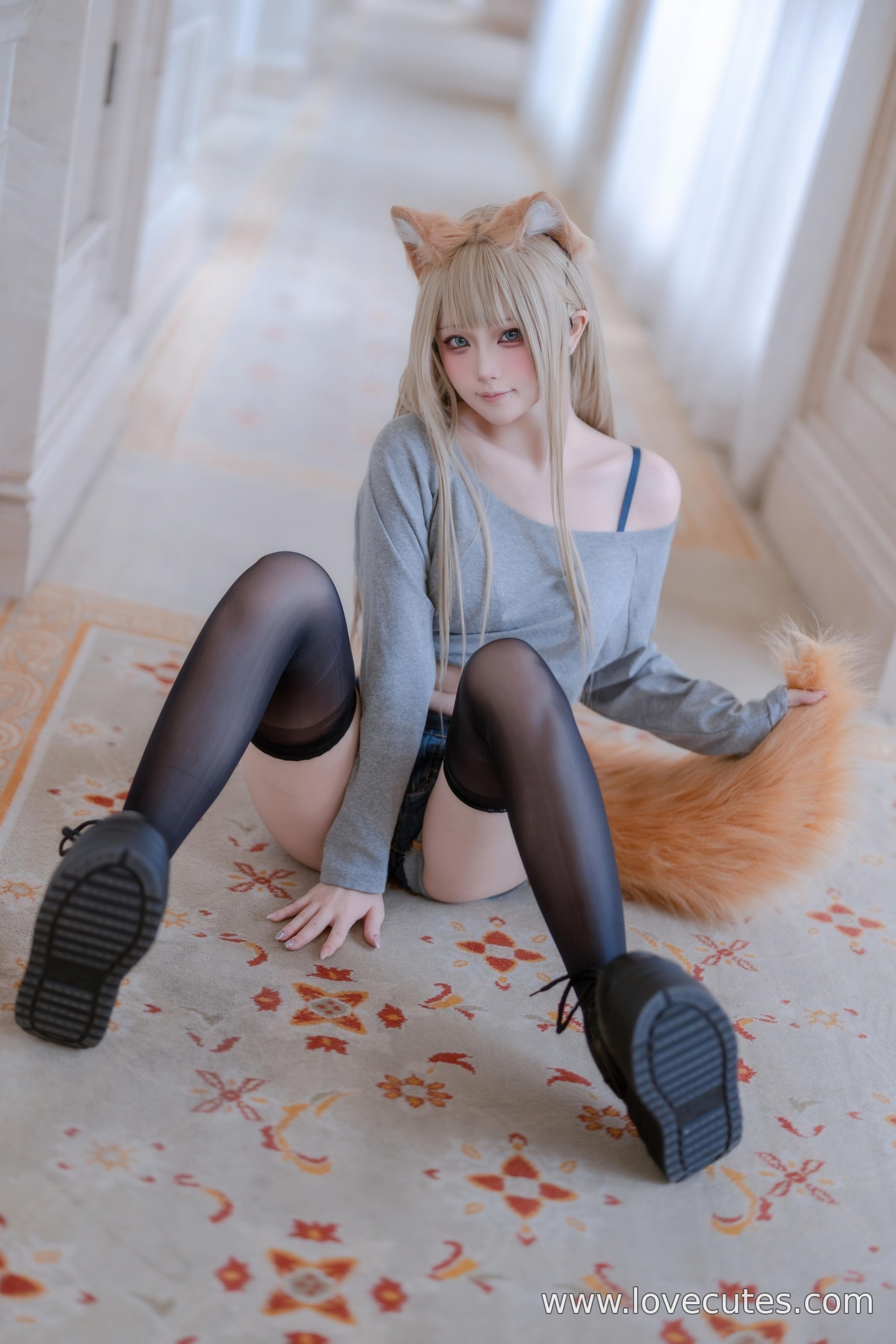 '[cosplay] 屿鱼 - T1: Phong Cách Nữ Sinh Hằng Ngày Với Quần Sooc Jeans Và Tất Đen, 54P'