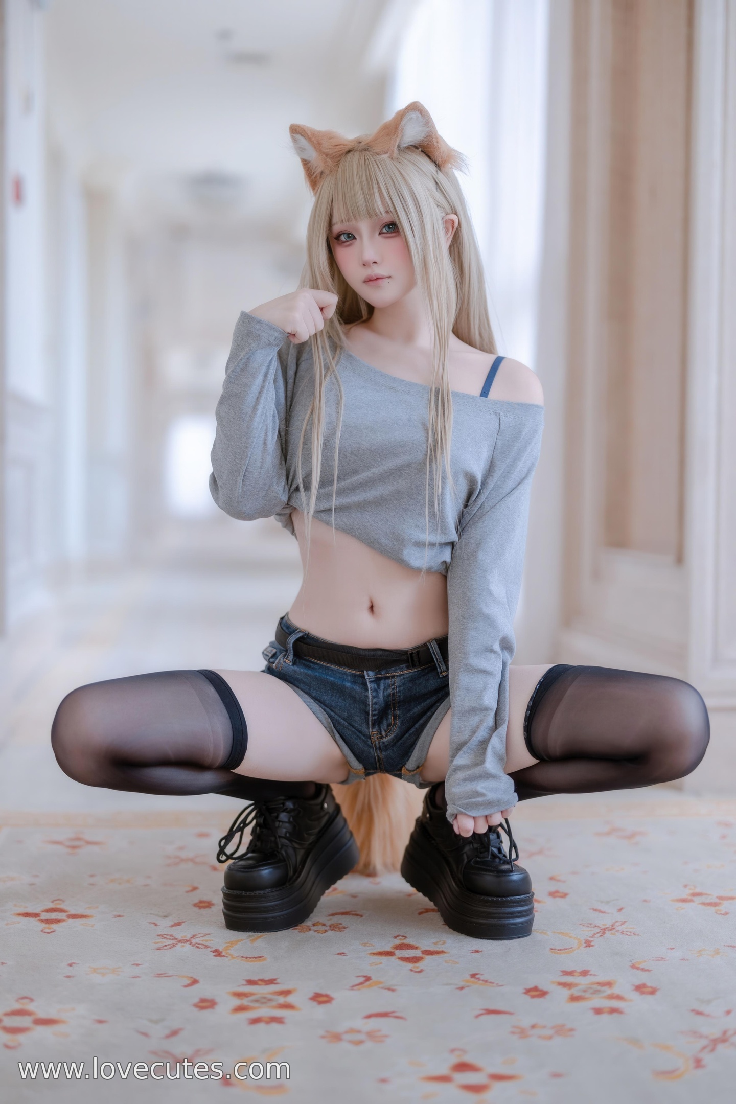 '[cosplay] 屿鱼 - T1: Phong Cách Nữ Sinh Hằng Ngày Với Quần Sooc Jeans Và Tất Đen, 54P'