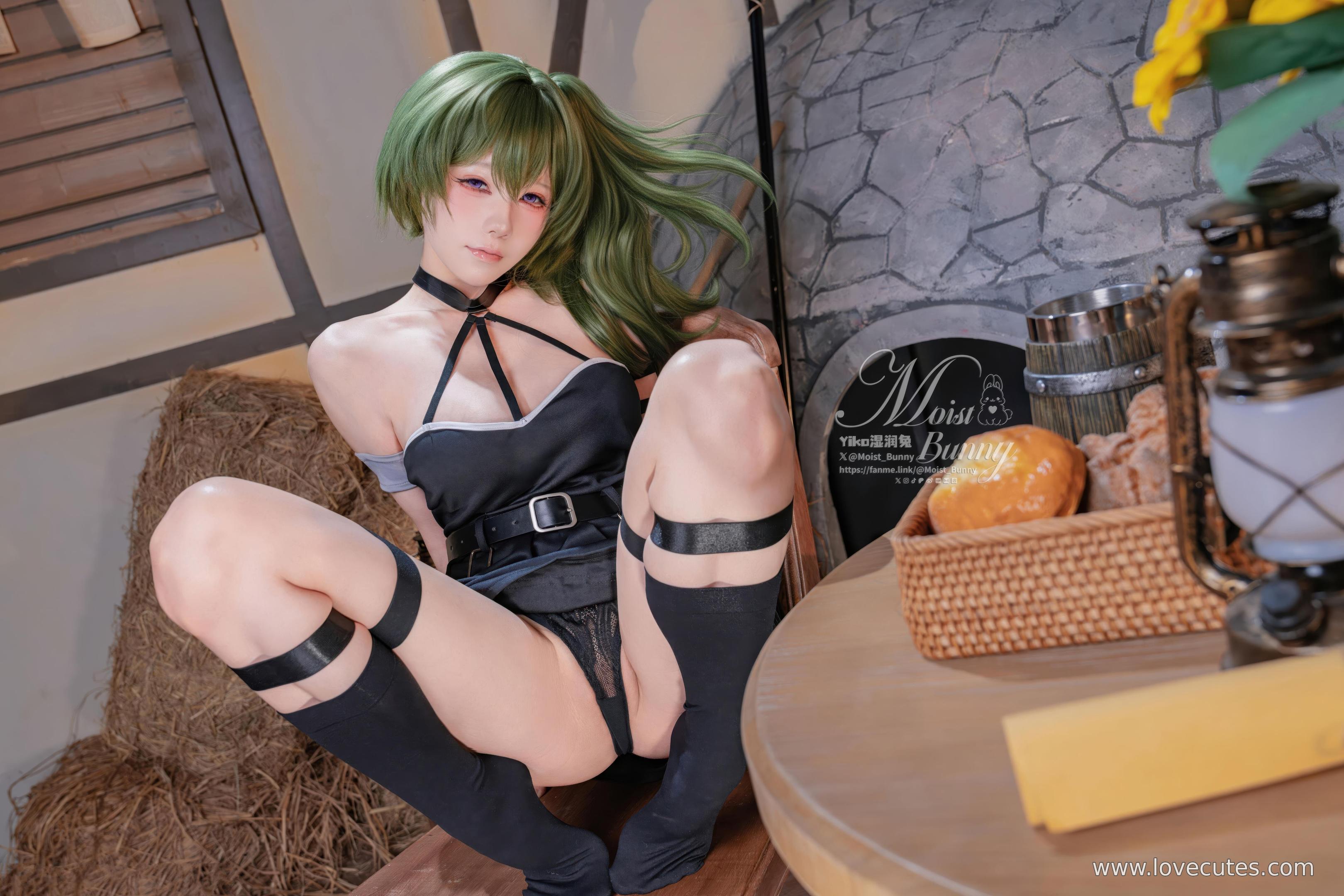 [cosplay] 黏黏团子兔 - 葬送的芙莉莲·尤贝尔 暗黑系气质拉满 造型还原+氛围感镜头 表情与姿态很到位 113P+3V