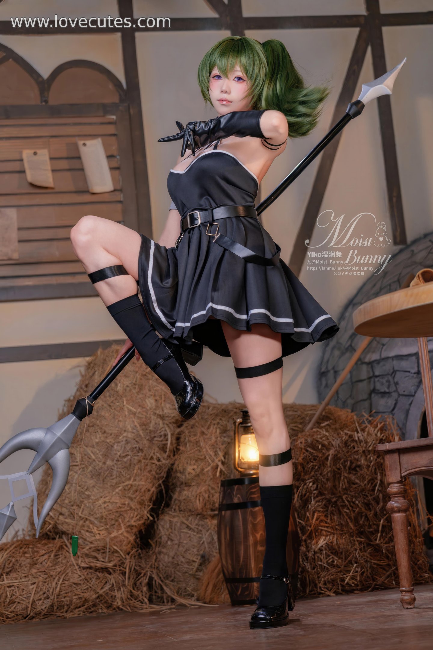 [cosplay] 黏黏团子兔 - 葬送的芙莉莲·尤贝尔 暗黑系气质拉满 造型还原+氛围感镜头 表情与姿态很到位 113P+3V