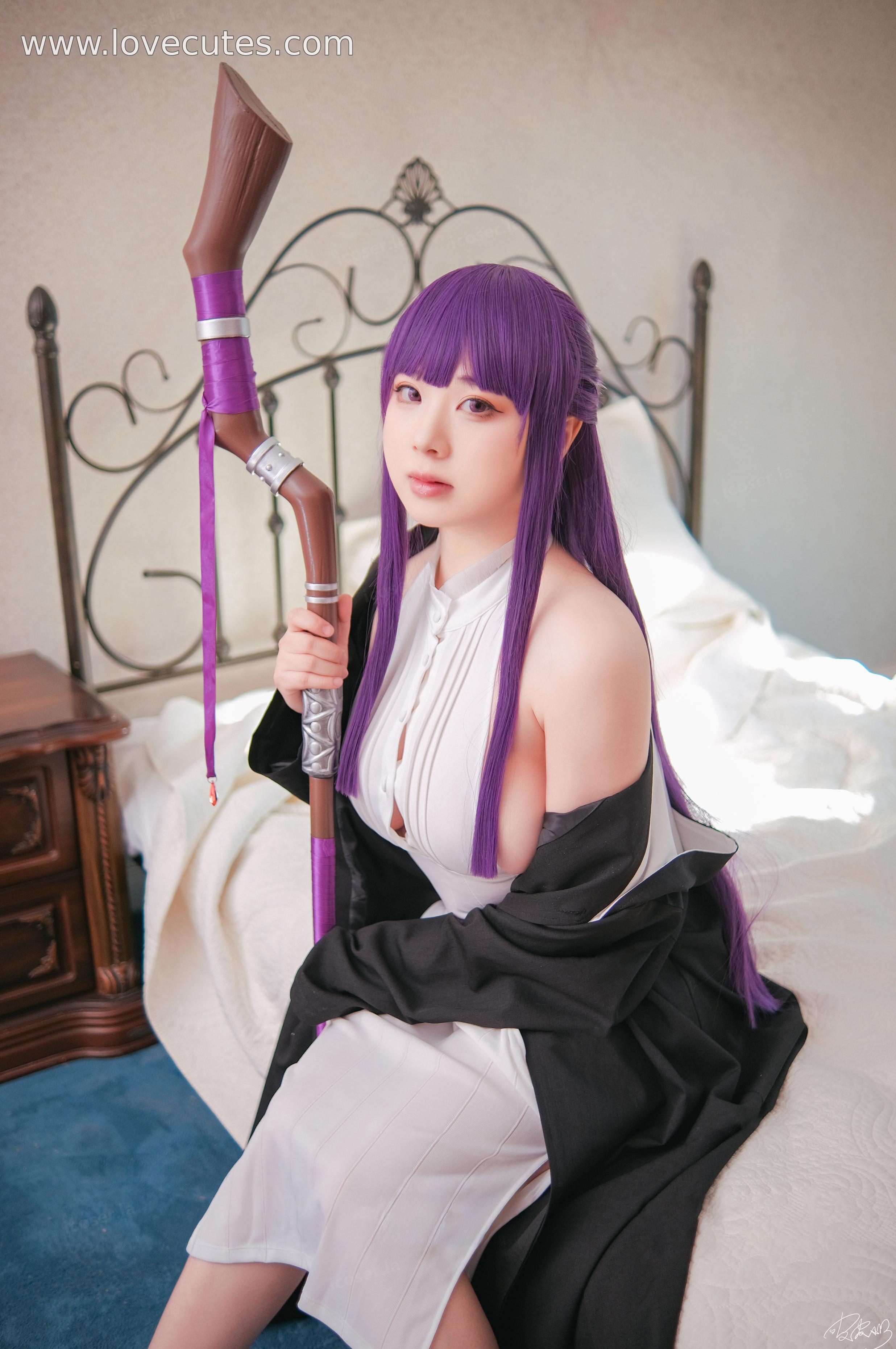 [cosplay] 皮皮奶 - 菲伦：葬送的芙莉莲中菲伦角色造型还原 法师服装与沉静气质呈现 简洁场景突出角色神态与氛围表现 62P