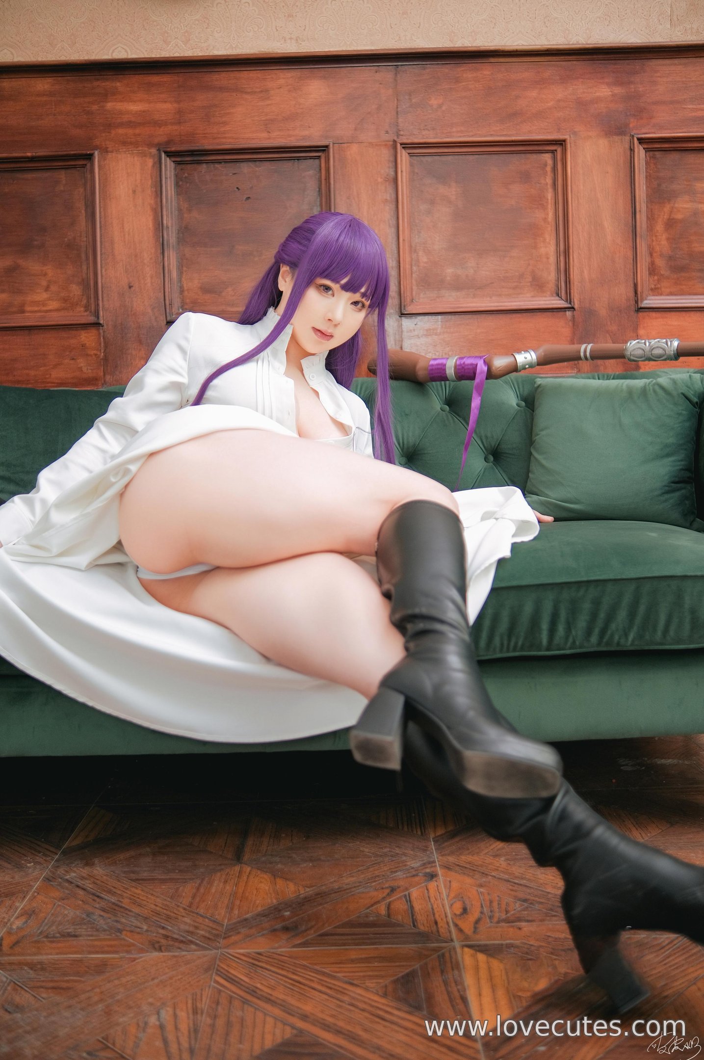 [cosplay] 皮皮奶 - 菲伦：葬送的芙莉莲中菲伦角色造型还原 法师服装与沉静气质呈现 简洁场景突出角色神态与氛围表现 62P