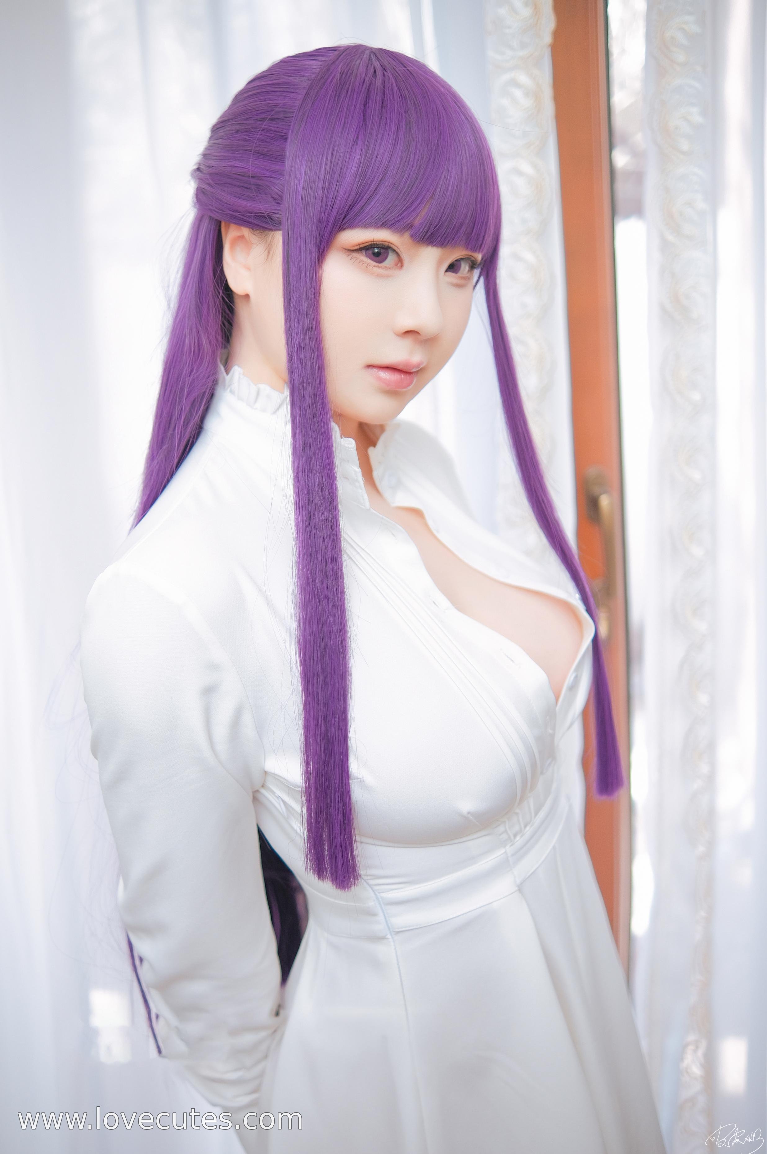 [cosplay] 皮皮奶 - 菲伦：葬送的芙莉莲中菲伦角色造型还原 法师服装与沉静气质呈现 简洁场景突出角色神态与氛围表现 62P