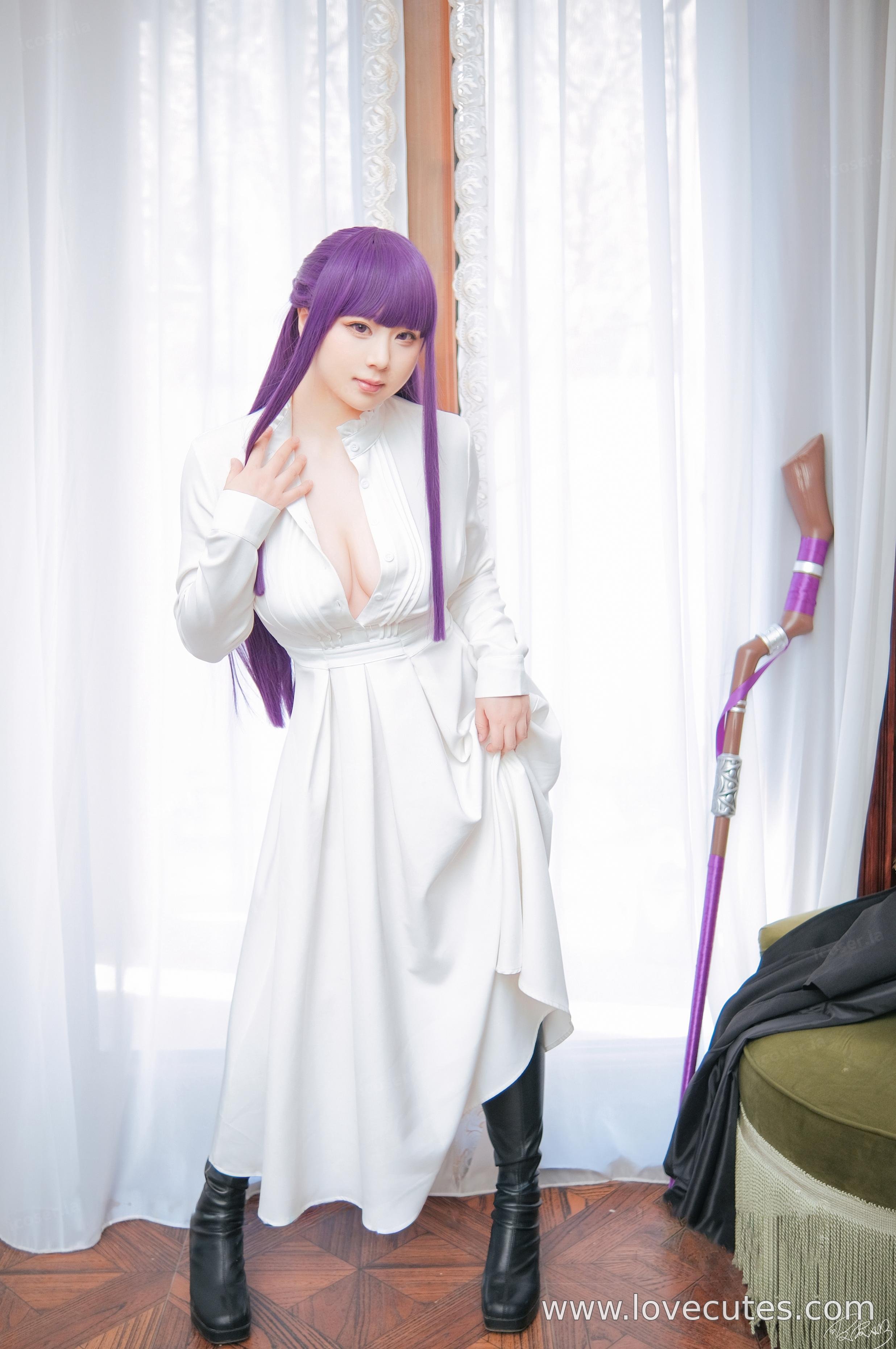 [cosplay] 皮皮奶 - 菲伦：葬送的芙莉莲中菲伦角色造型还原 法师服装与沉静气质呈现 简洁场景突出角色神态与氛围表现 62P