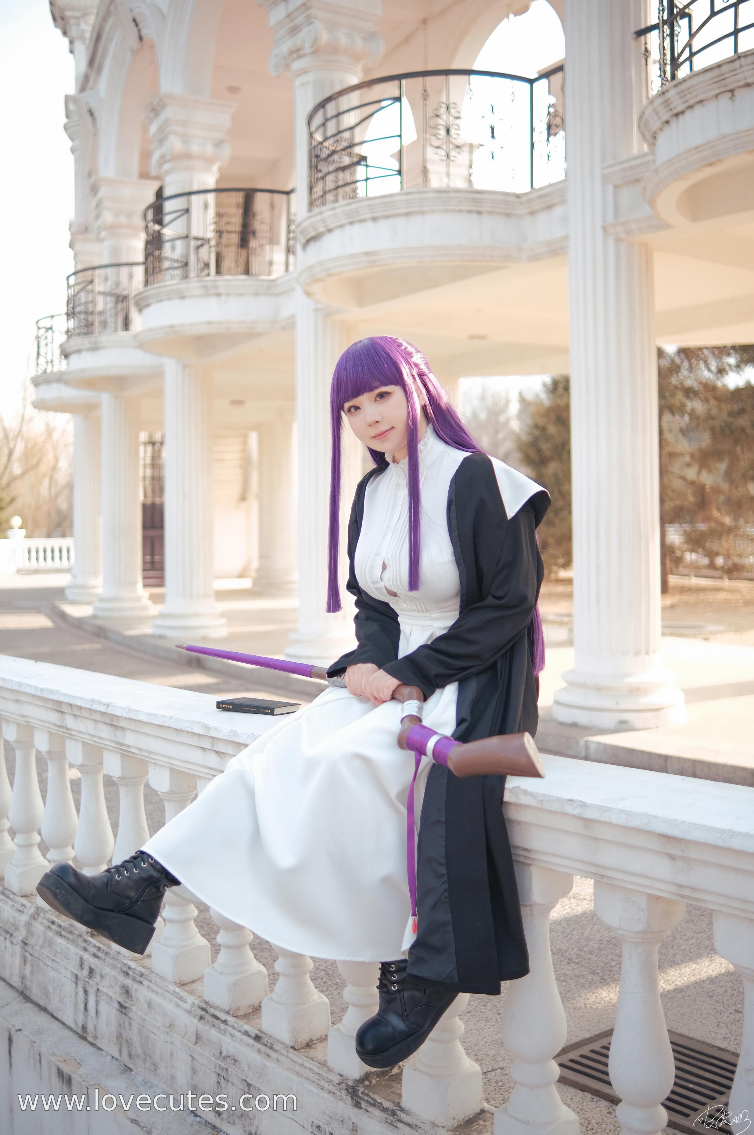 [cosplay] 皮皮奶 - 菲伦：葬送的芙莉莲中菲伦角色造型还原 法师服装与沉静气质呈现 简洁场景突出角色神态与氛围表现 62P
