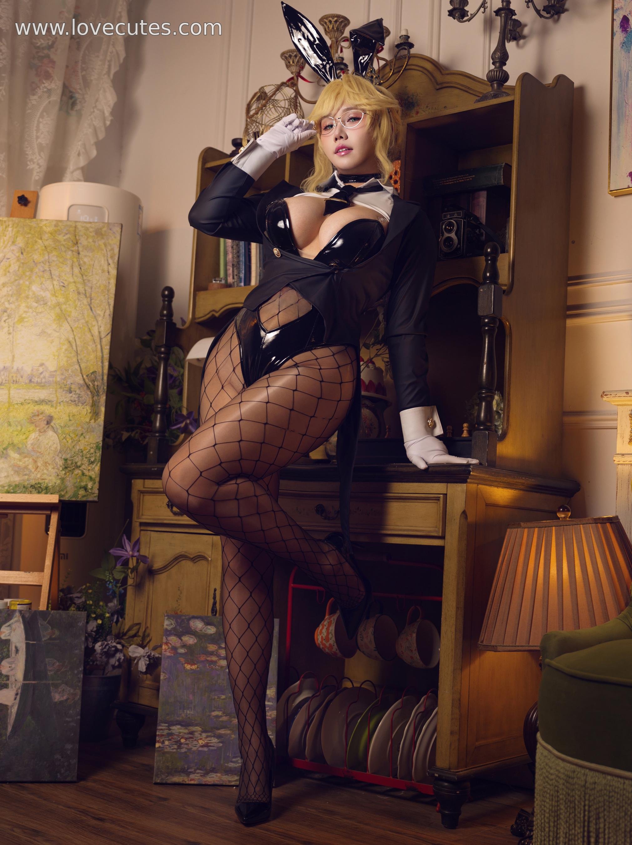 '[cosplay] 麻花酱 - Nữ Thần Chiến Thắng: Nikki Ader Bunny Girl: Tái Hiện Hình Tượng Nhân Vật Ader Bunny Girl Kết Hợp Phong Cách Khoa Học Viễn Tưởng Với Khí Chất Nhân Vật, Nổi Bật Cảnh Quan Và Ánh Sáng Tôn Vinh Đường Nét Nhân Vật'