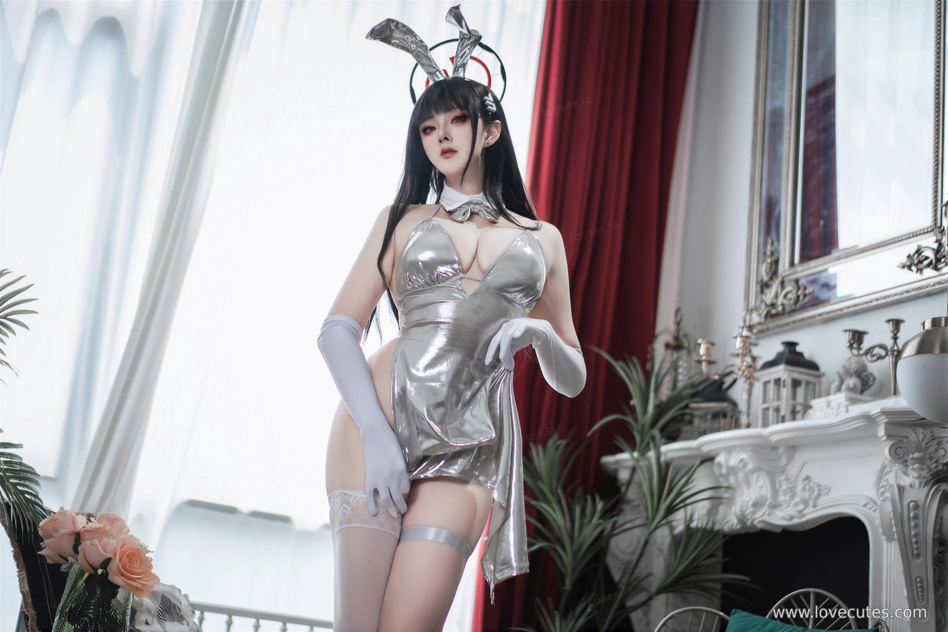 [cosplay] Natsuko夏夏子 - 蔚蓝档案·调月莉音银礼服：银色礼服版本造型还原 优雅气质与角色神态呈现 光影氛围突出人物线条与舞台感 72P1V
