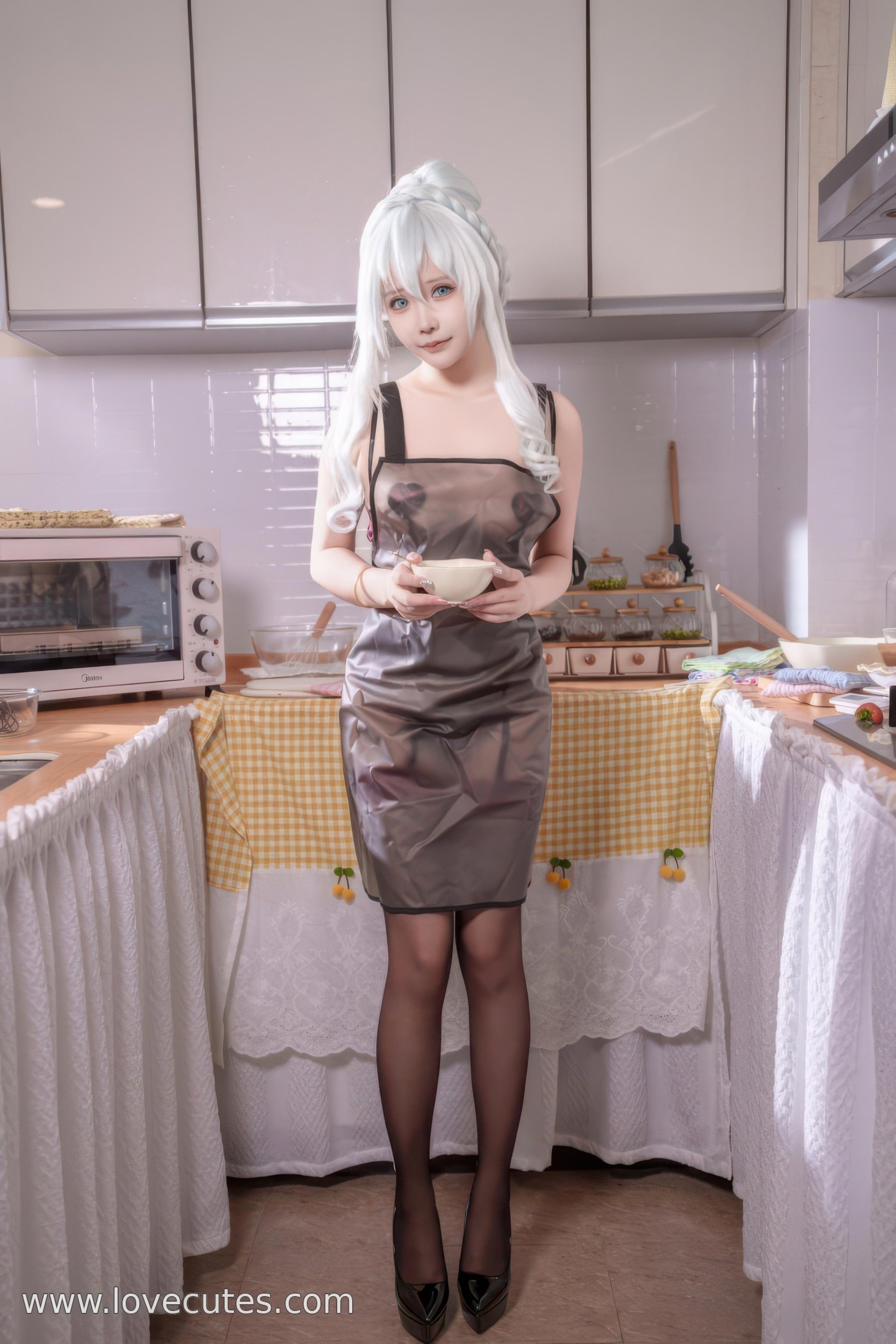 [cosplay] Bảo Vệ Mạc Tử AA - Nữ Bếp Tuyết: Chủ Đề Bếp Trong Nhà Kèm Giày Cao Gót Đen, Chi Tiết Ren Tăng Điểm, Đường Cong Hông Quyến Rũ 68P6V