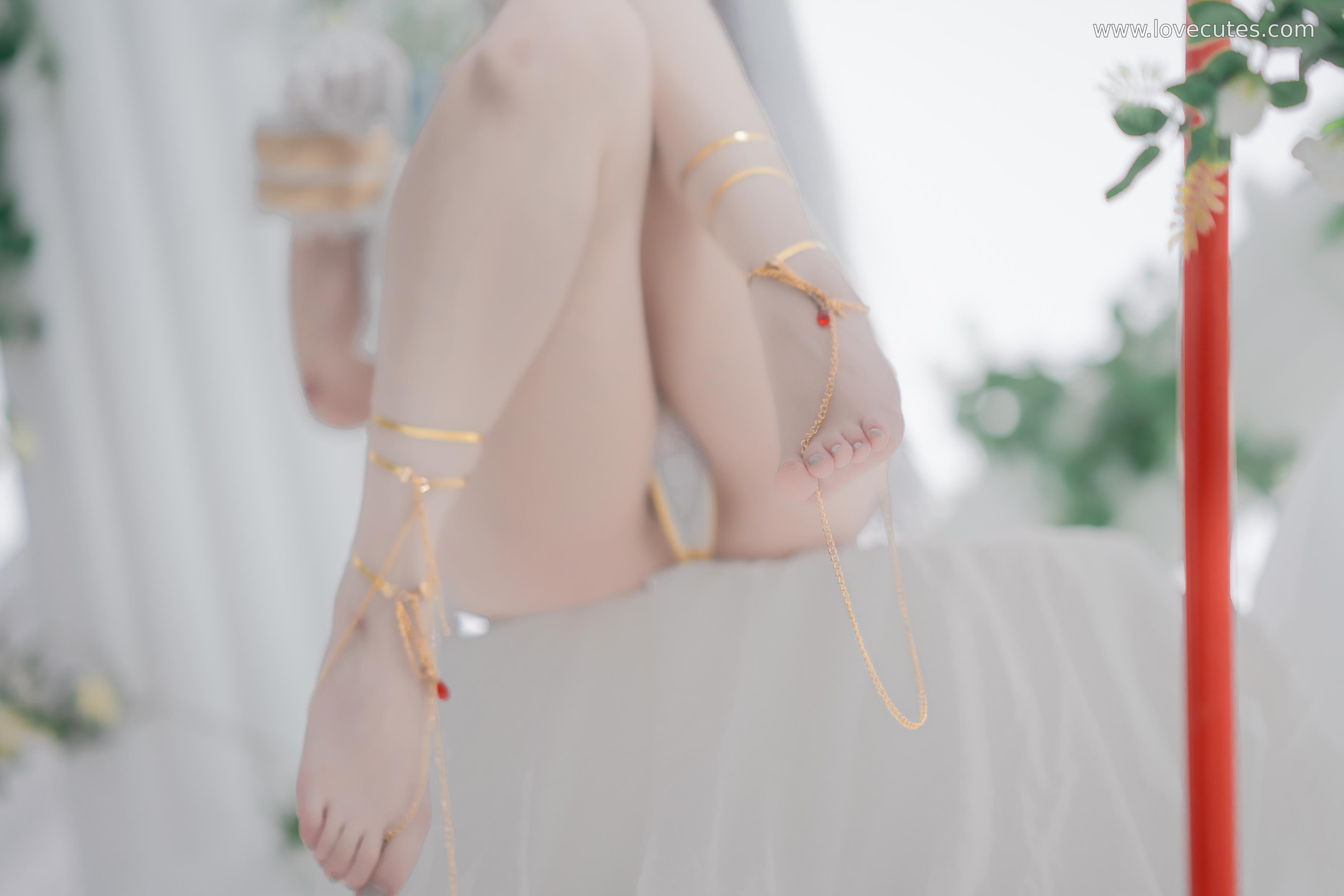 [Ảnh] Giấy Ngọc Etsu_ko - Chân Dung Tình Yêu: Không Gian Ánh Sáng Mềm Mại Với Váy Trắng Cổ Trang, Đôi Chân Ngọc Nổi Bật, Đường Cong Đôi Chân Rất Ấn Tượng 31P