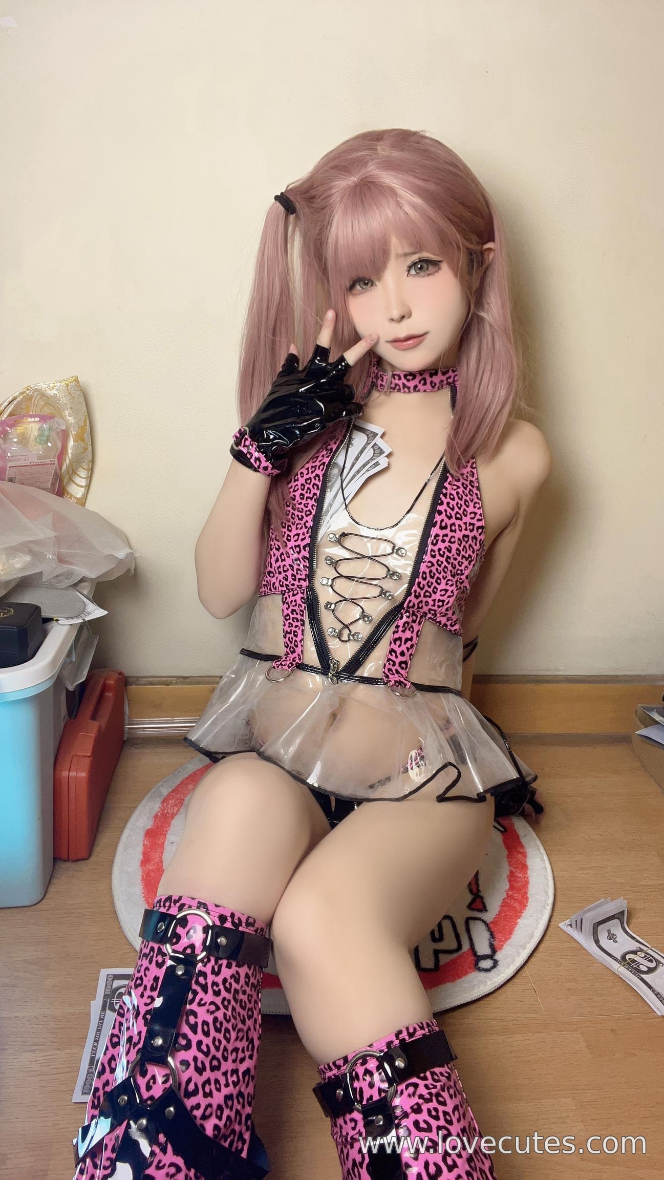 [写真] Quan冉有点饿 - 千禧豹：千禧风豹纹造型很有态度 少女感里带点野 翘臀曲线很吸睛 25P