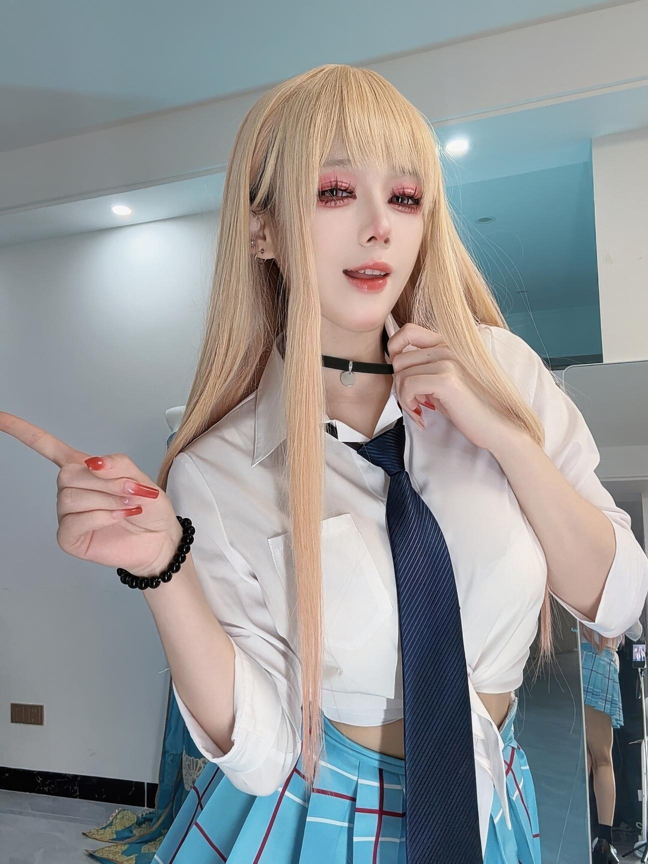 [cosplay] 九言 - 喜多川海梦：JK制服与内衣造型切换 甜辣还原度在线 美乳曲线很吸睛 58P5V