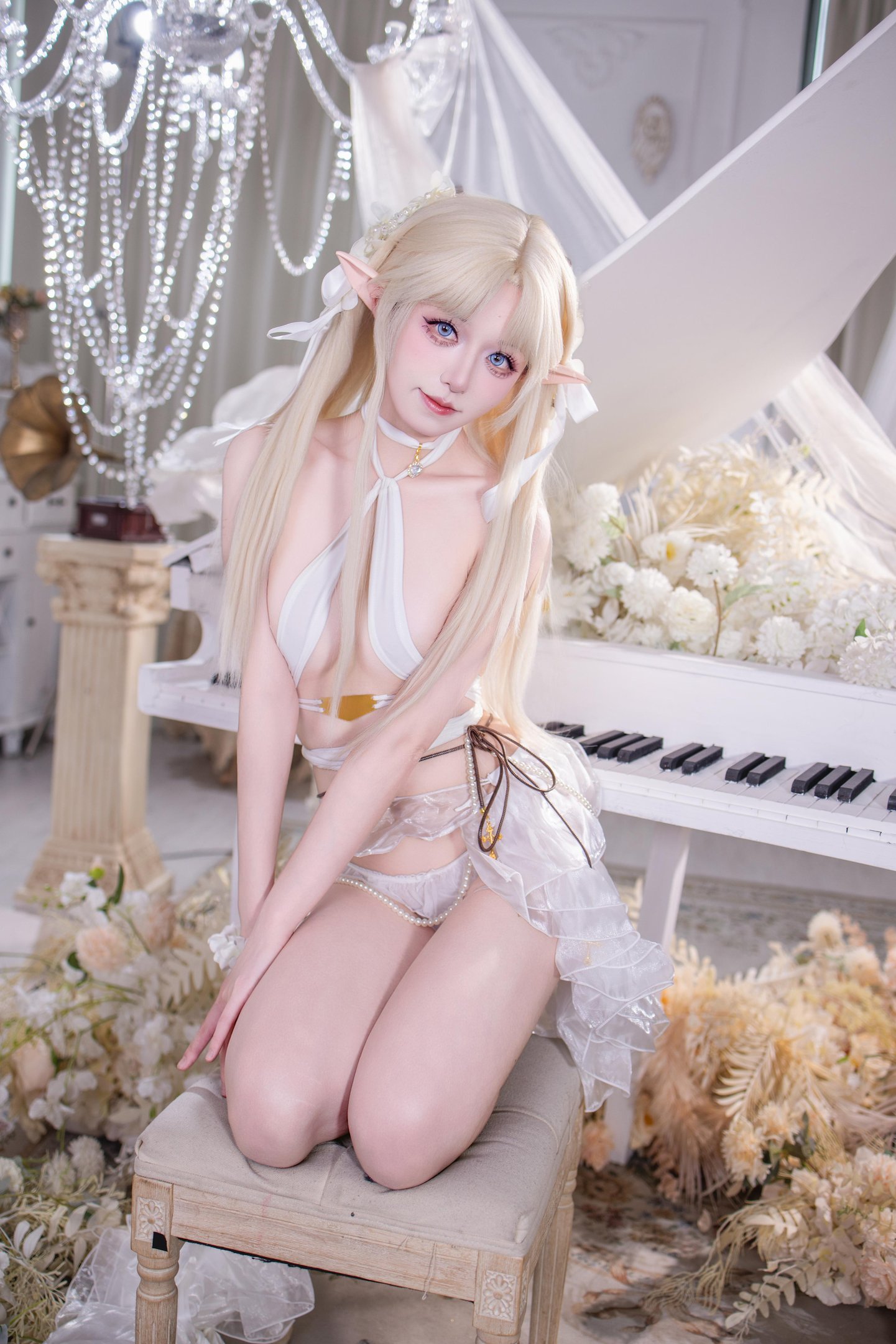 [cosplay] 双木扶苏 - 布雷斯特白天使：白天使造型清冷又优雅 苗条身形配高跟鞋 美腿线条很出彩 40P