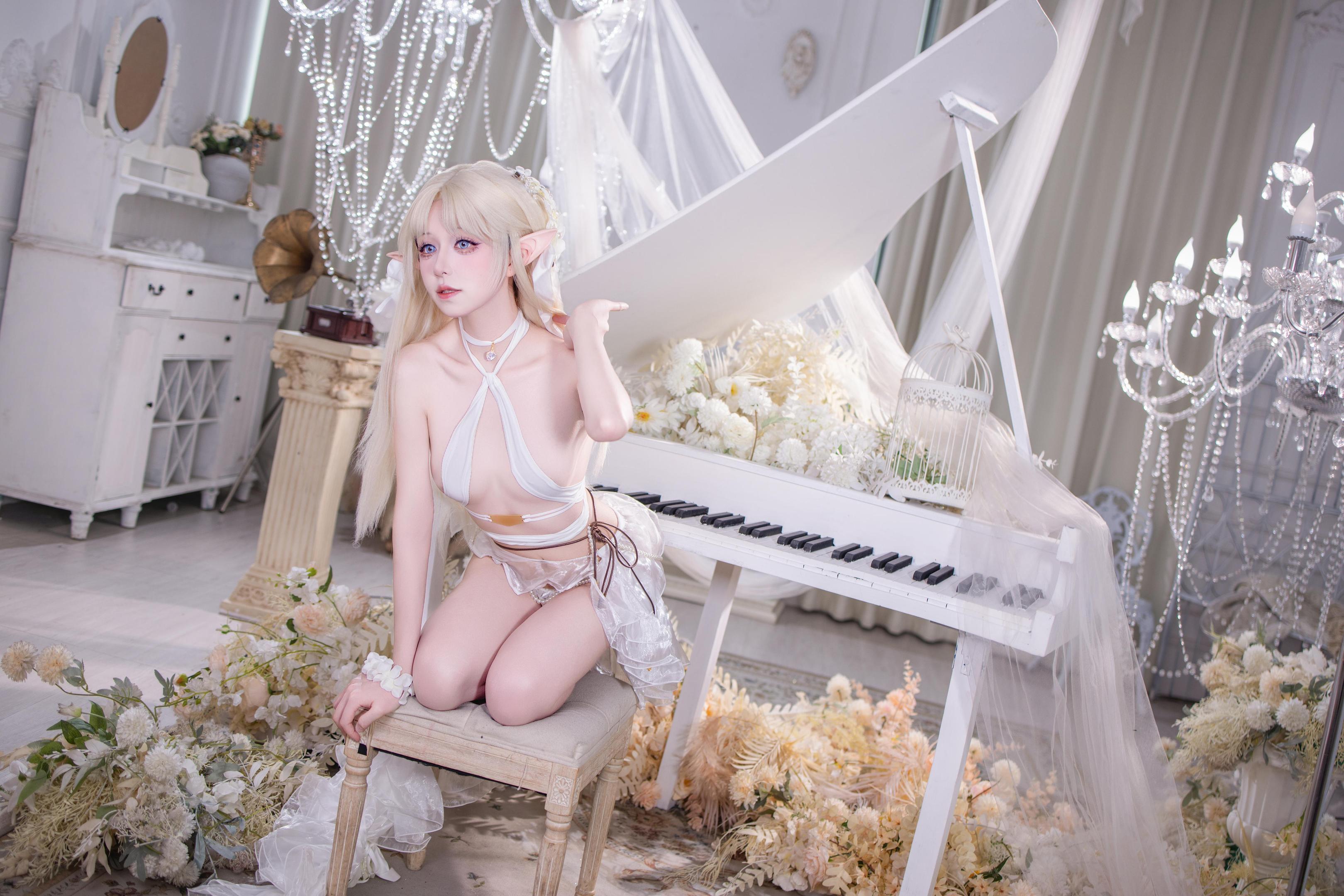 [cosplay] 双木扶苏 - 布雷斯特白天使：白天使造型清冷又优雅 苗条身形配高跟鞋 美腿线条很出彩 40P