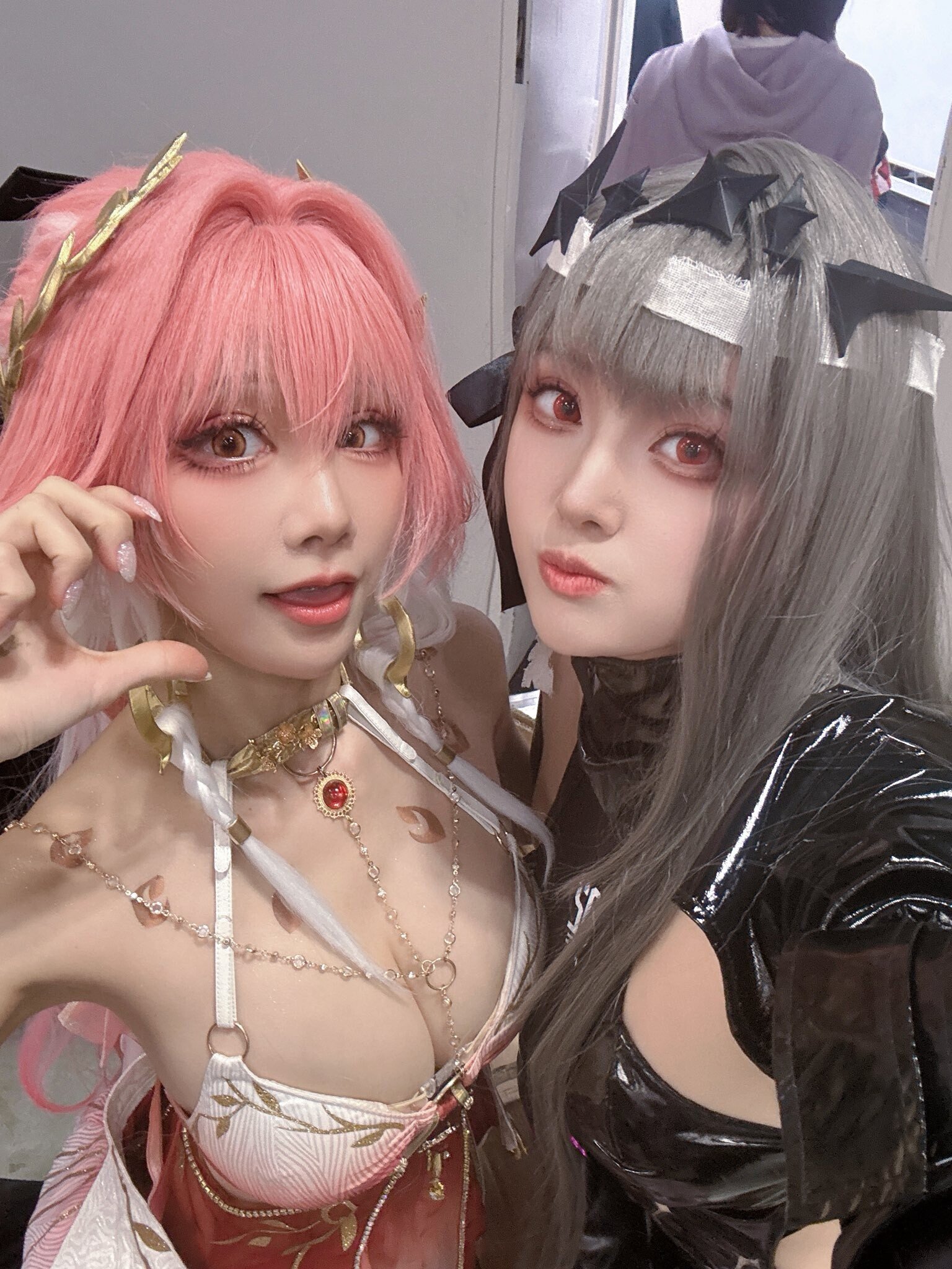 [cosplay] 水淼Aqua - 鸣潮长离C107场照：展会实拍氛围很有现场感 角色气场在线 29P