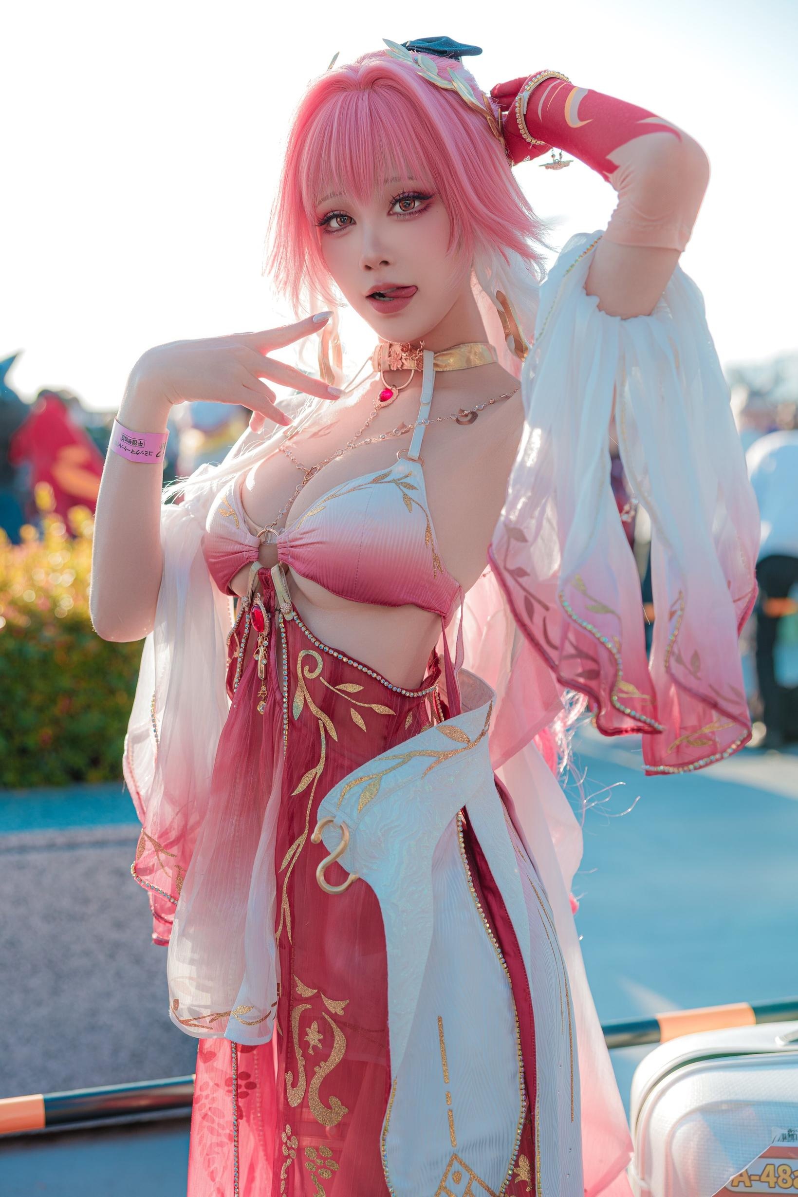 [cosplay] 水淼Aqua - 鸣潮长离C107场照：展会实拍氛围很有现场感 角色气场在线 29P