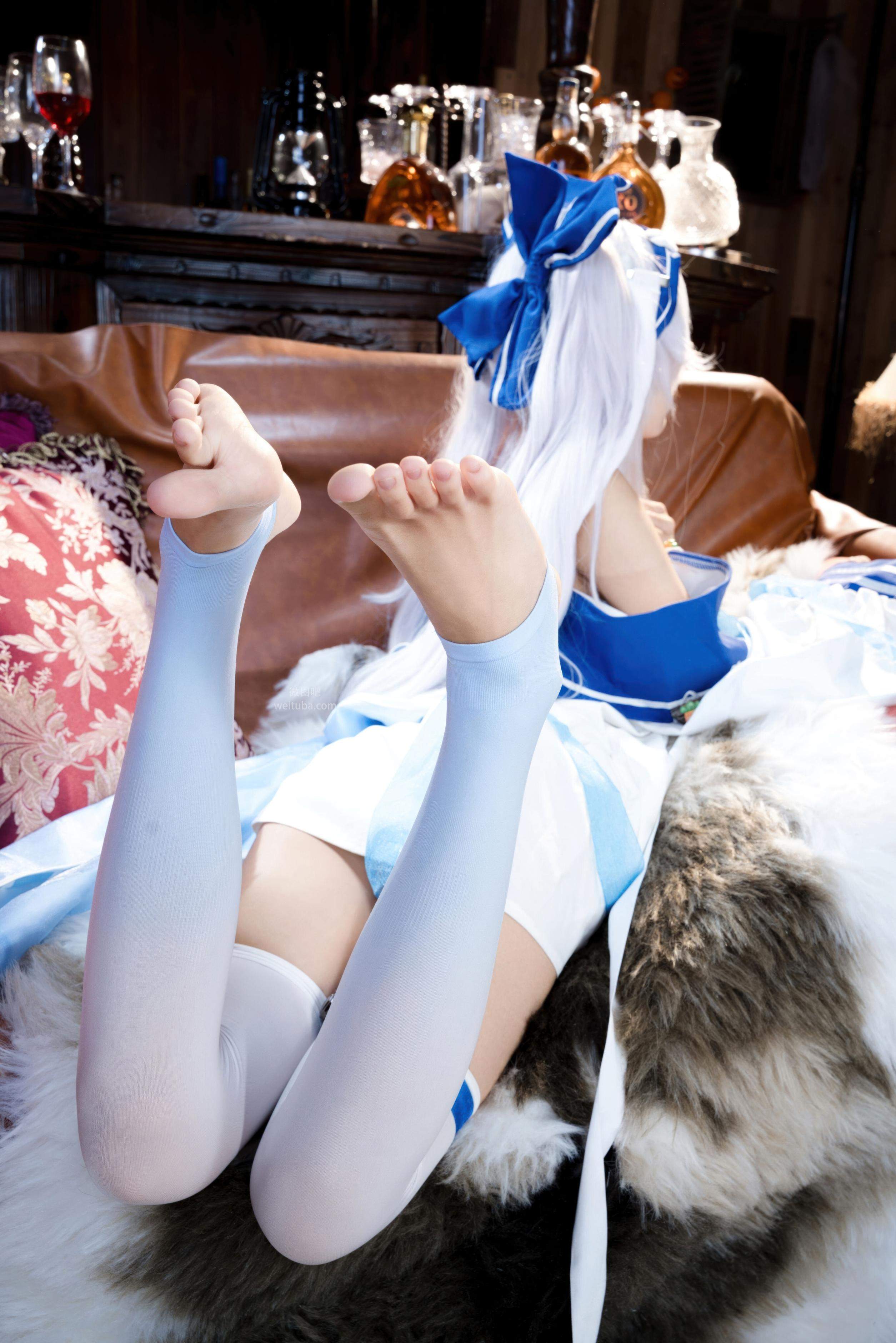 [cosplay] 九柒喵 - 拉菲II：角色还原度在线 白丝与玉足细节很抓眼的少女系cos 46P