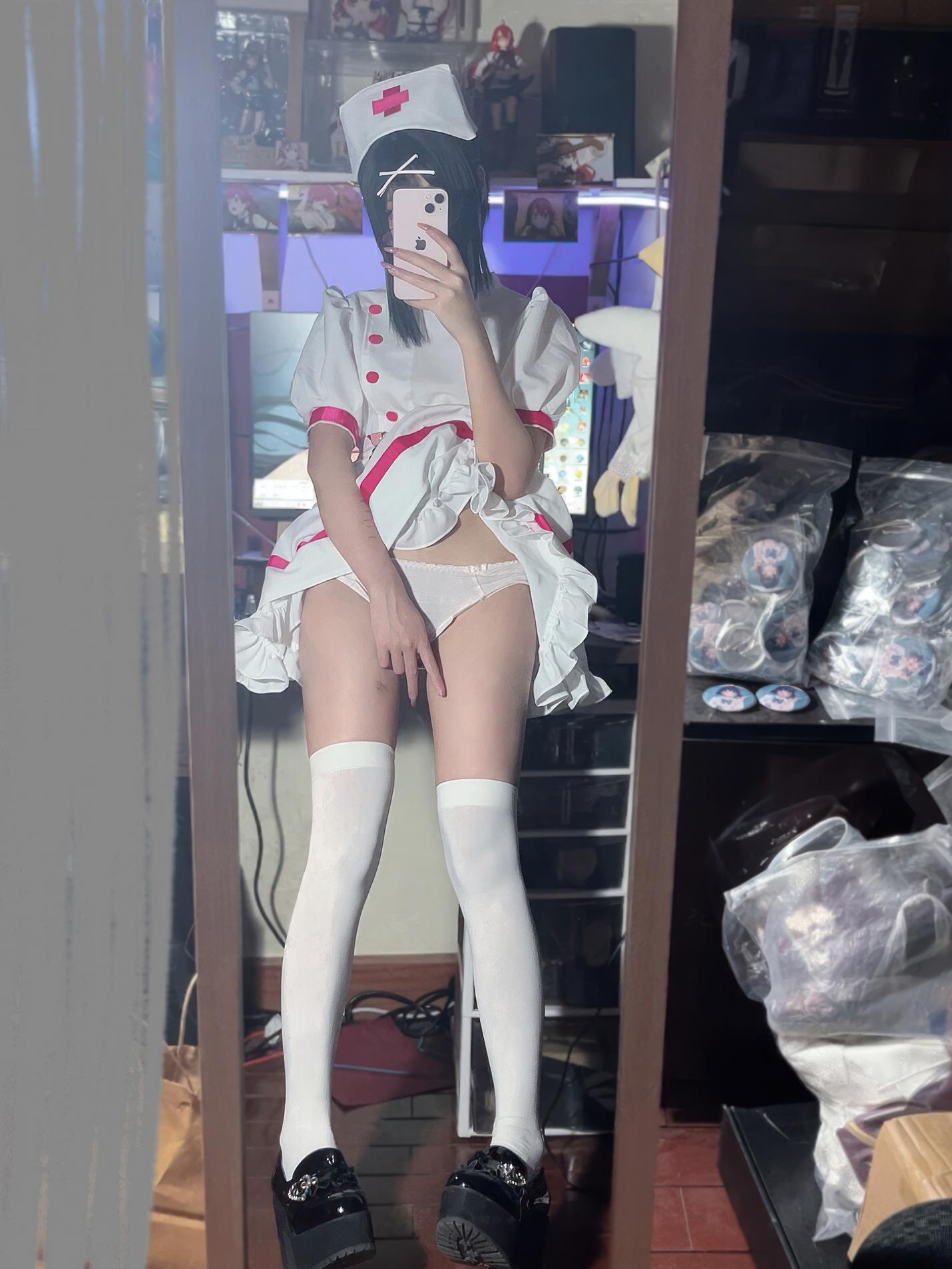 [cosplay] 清水凪 - 夜勤小护士：白丝眼镜护士造型 夜班氛围感下的清纯制服风 31P