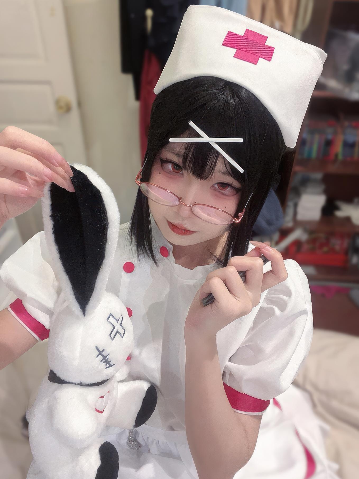 [cosplay] 清水凪 - 夜勤小护士：白丝眼镜护士造型 夜班氛围感下的清纯制服风 31P