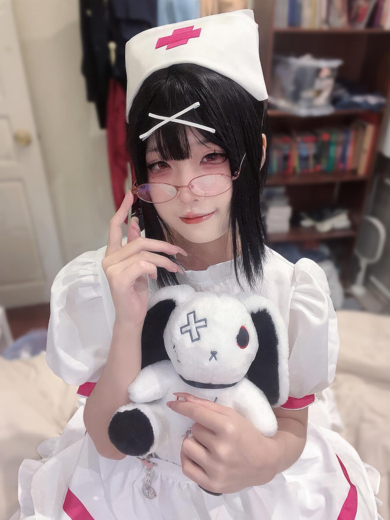 [cosplay] 清水凪 - 夜勤小护士：白丝眼镜护士造型 夜班氛围感下的清纯制服风 31P