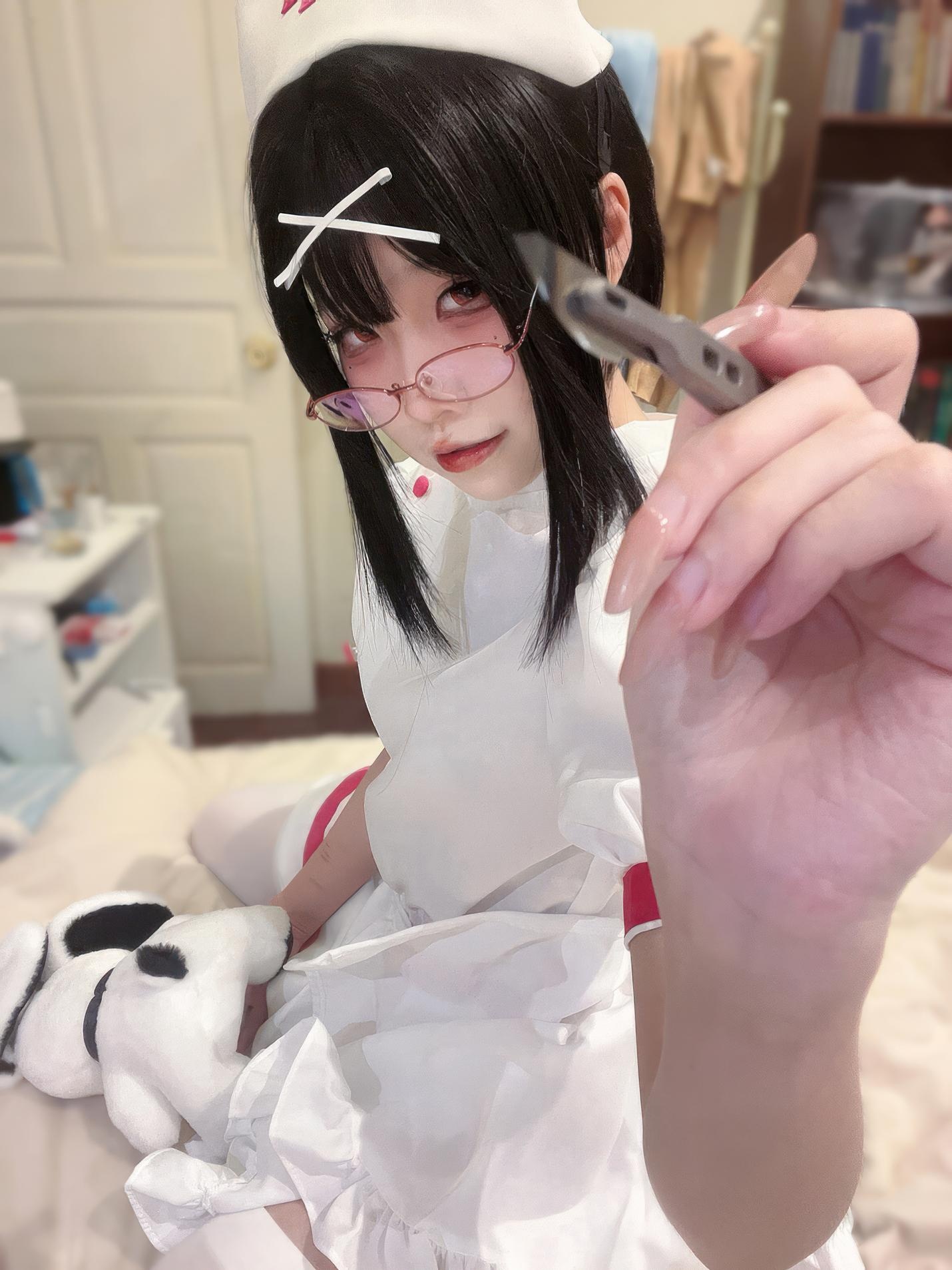 [cosplay] 清水凪 - 夜勤小护士：白丝眼镜护士造型 夜班氛围感下的清纯制服风 31P
