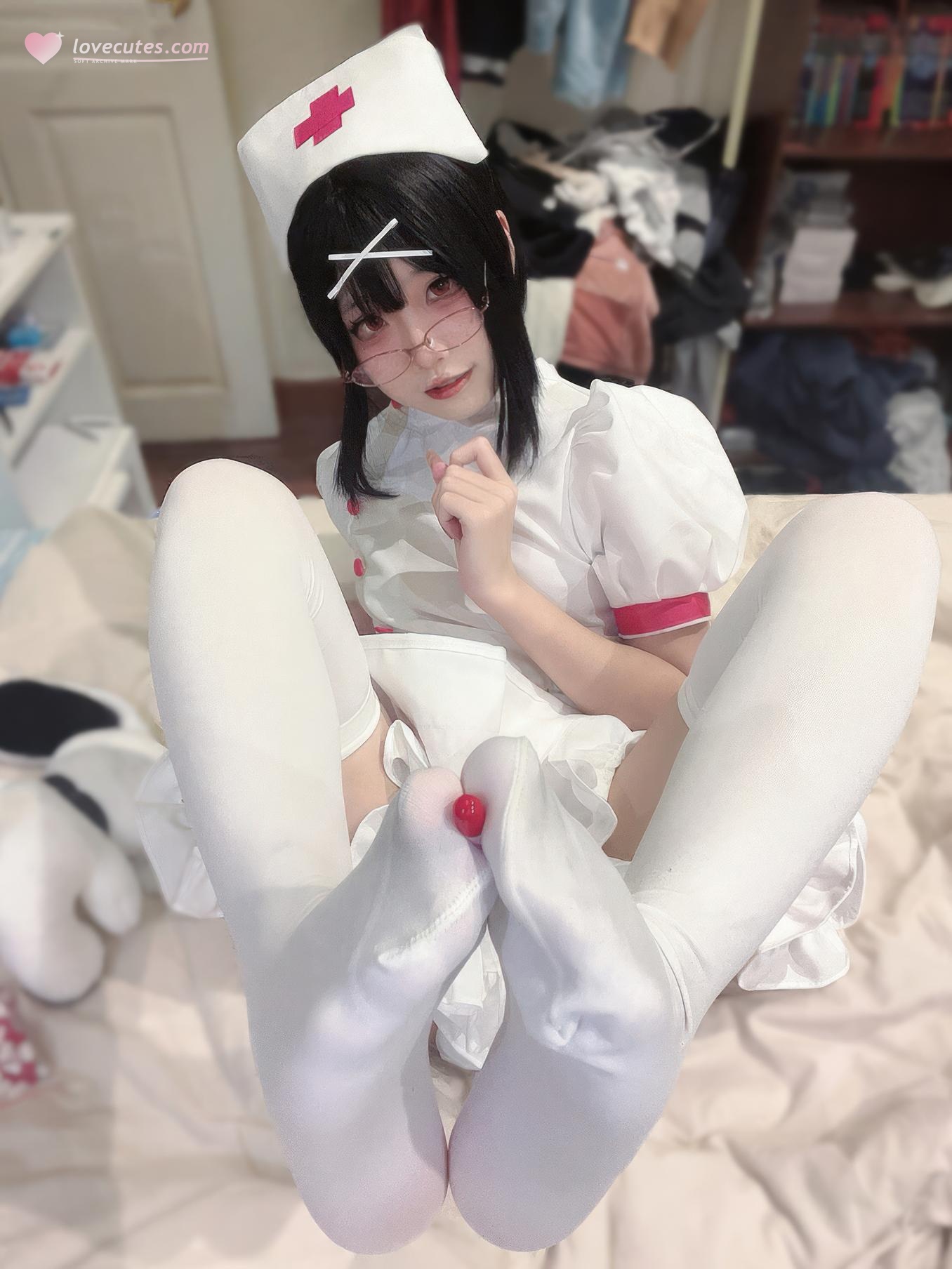 [cosplay] 清水凪 - 夜勤小护士：白丝眼镜护士造型 夜班氛围感下的清纯制服风 31P