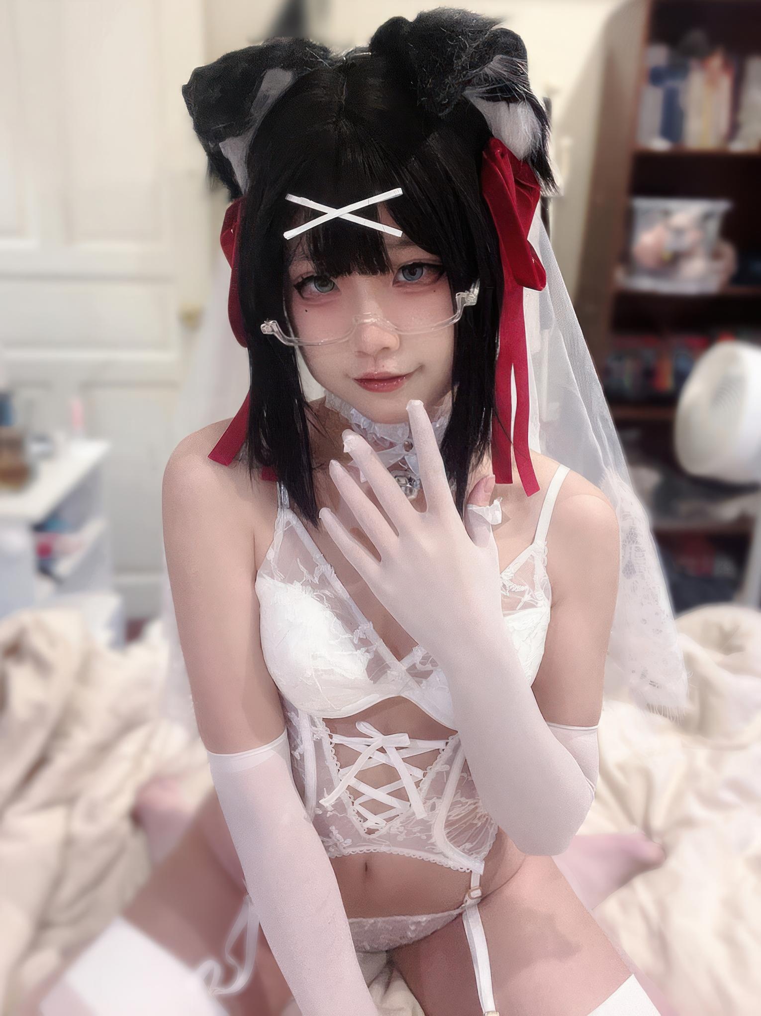 [costume] 清水凪 - Cô Dâu Chó Con: Váy Cưới Ren Kết Hợp Với Tất Trắng, Chủ Đề Cô Dâu Ngọt Ngào 37P3V