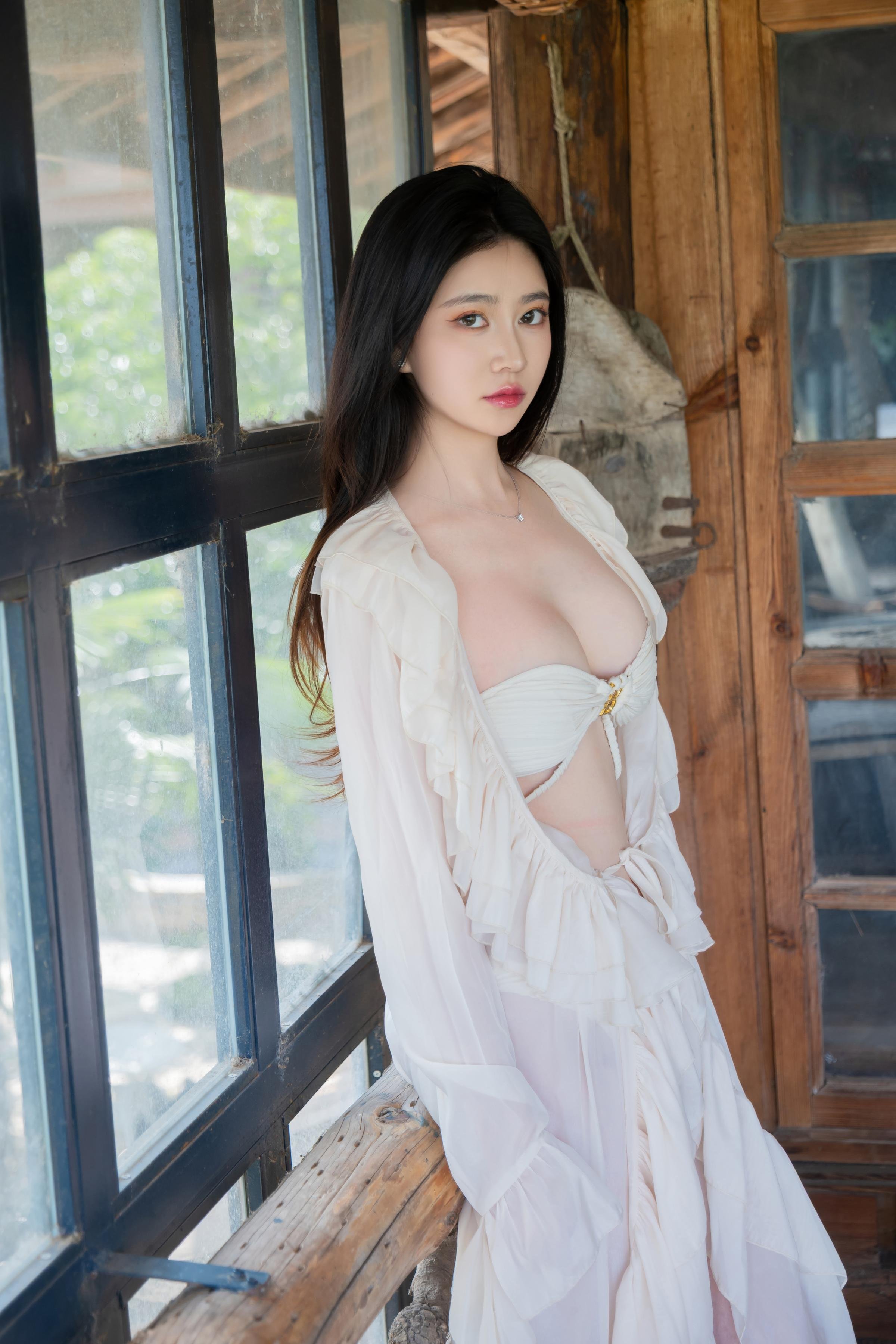 [写真] 年年Nnian - 浅夏：柔光与夏日薄纱交织的轻熟氛围 美腿线条与温柔气质都很出片 60P