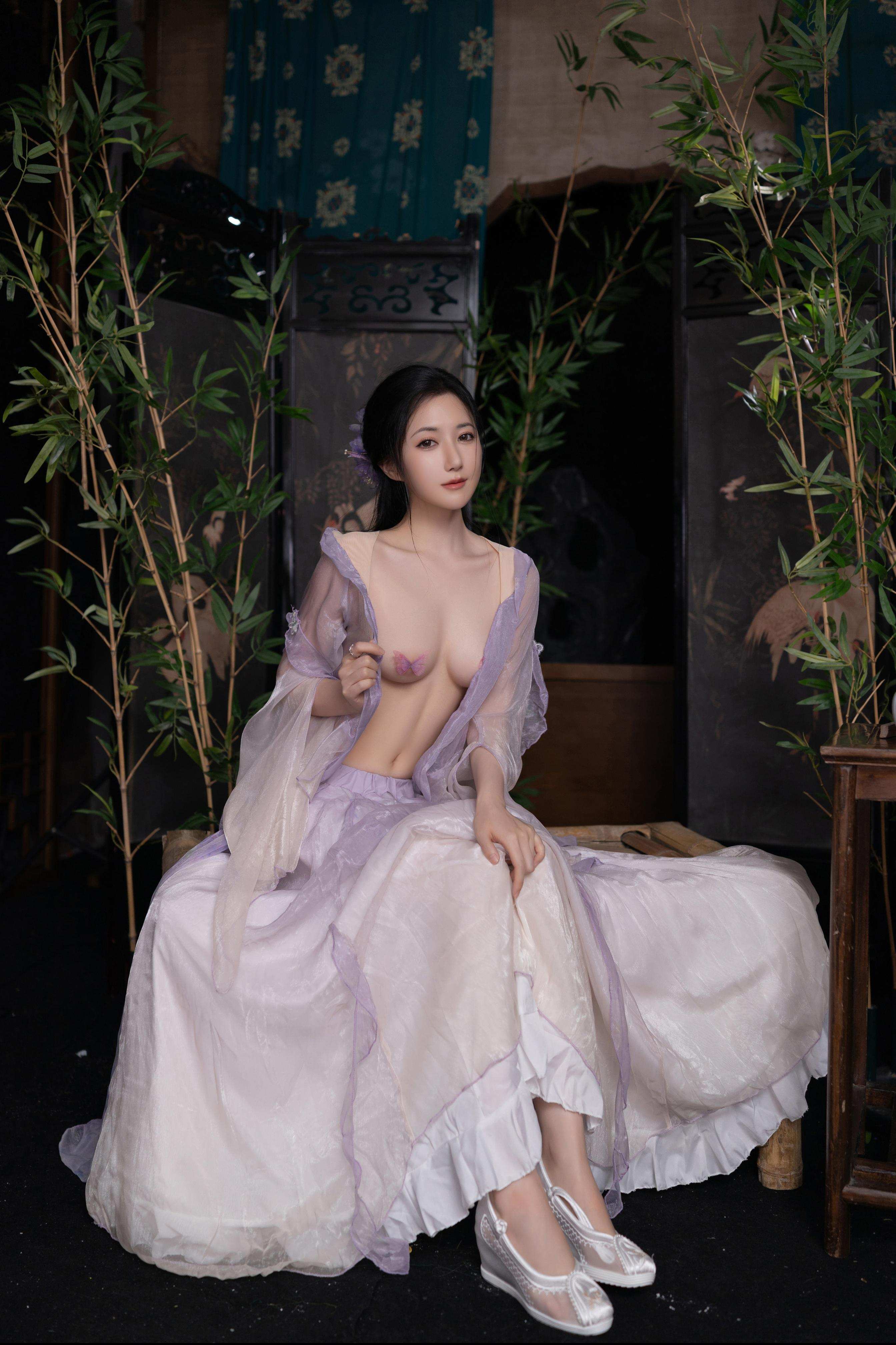 [모델] 어란피쉬 - 나비: 고풍 나비 테마의 경쾌한 분위기, 아름다운 다리 라인과 카메라 연출이 돋보이는 120P