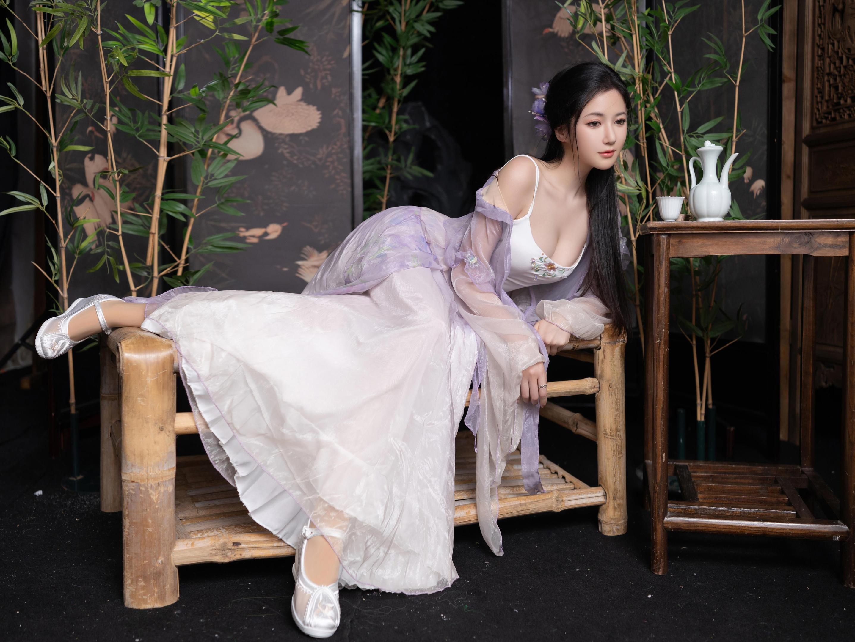 [모델] 어란피쉬 - 나비: 고풍 나비 테마의 경쾌한 분위기, 아름다운 다리 라인과 카메라 연출이 돋보이는 120P