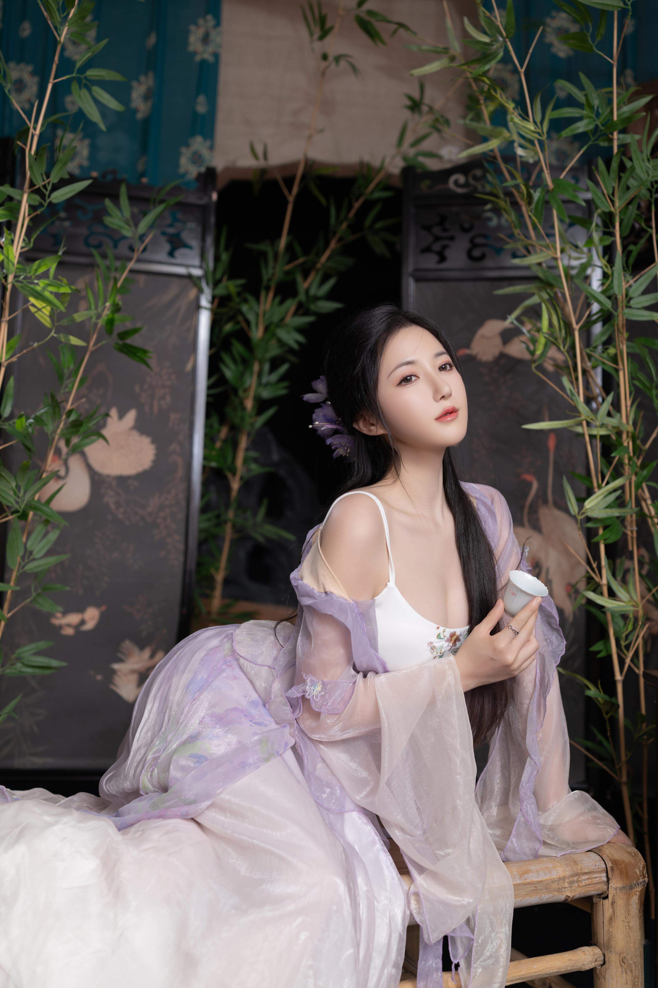 [모델] 어란피쉬 - 나비: 고풍 나비 테마의 경쾌한 분위기, 아름다운 다리 라인과 카메라 연출이 돋보이는 120P