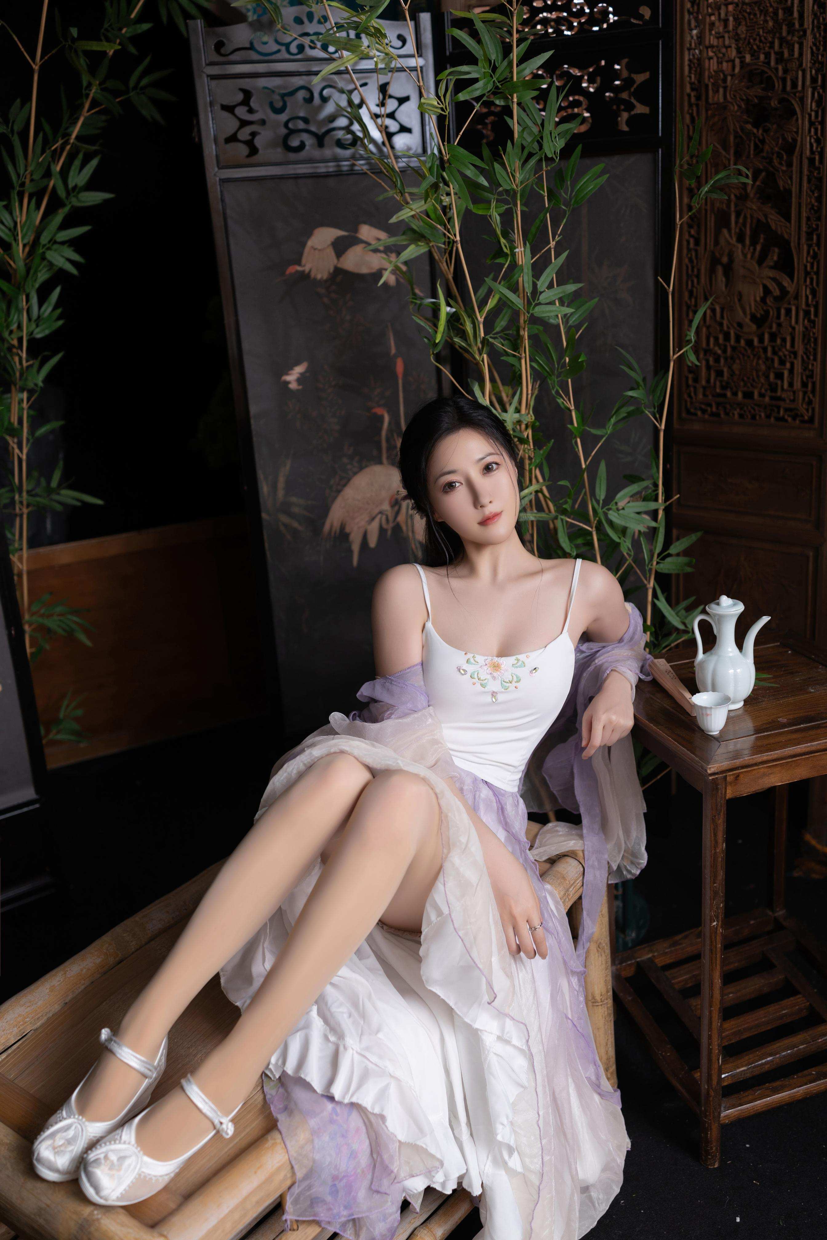 [모델] 어란피쉬 - 나비: 고풍 나비 테마의 경쾌한 분위기, 아름다운 다리 라인과 카메라 연출이 돋보이는 120P