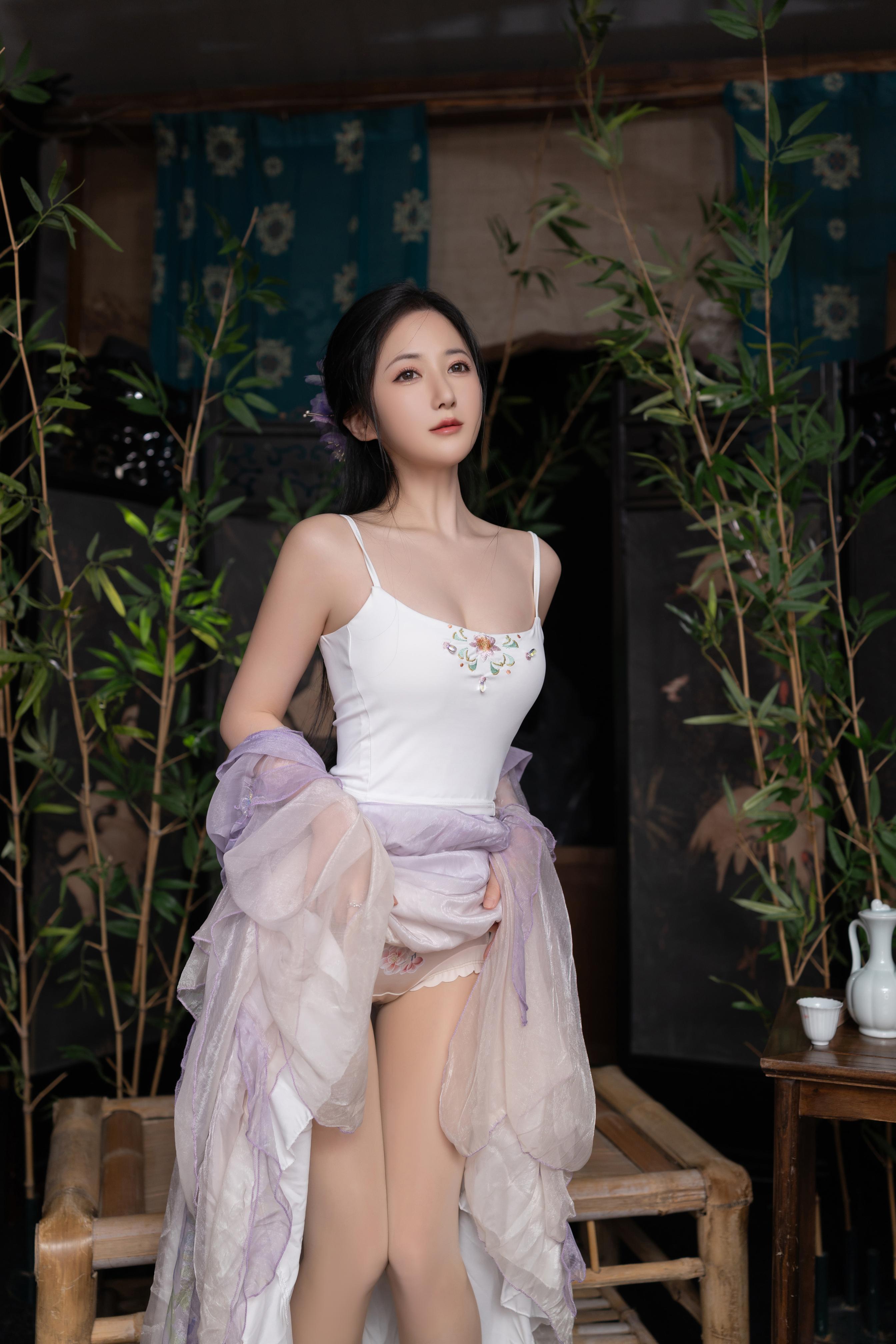 [모델] 어란피쉬 - 나비: 고풍 나비 테마의 경쾌한 분위기, 아름다운 다리 라인과 카메라 연출이 돋보이는 120P