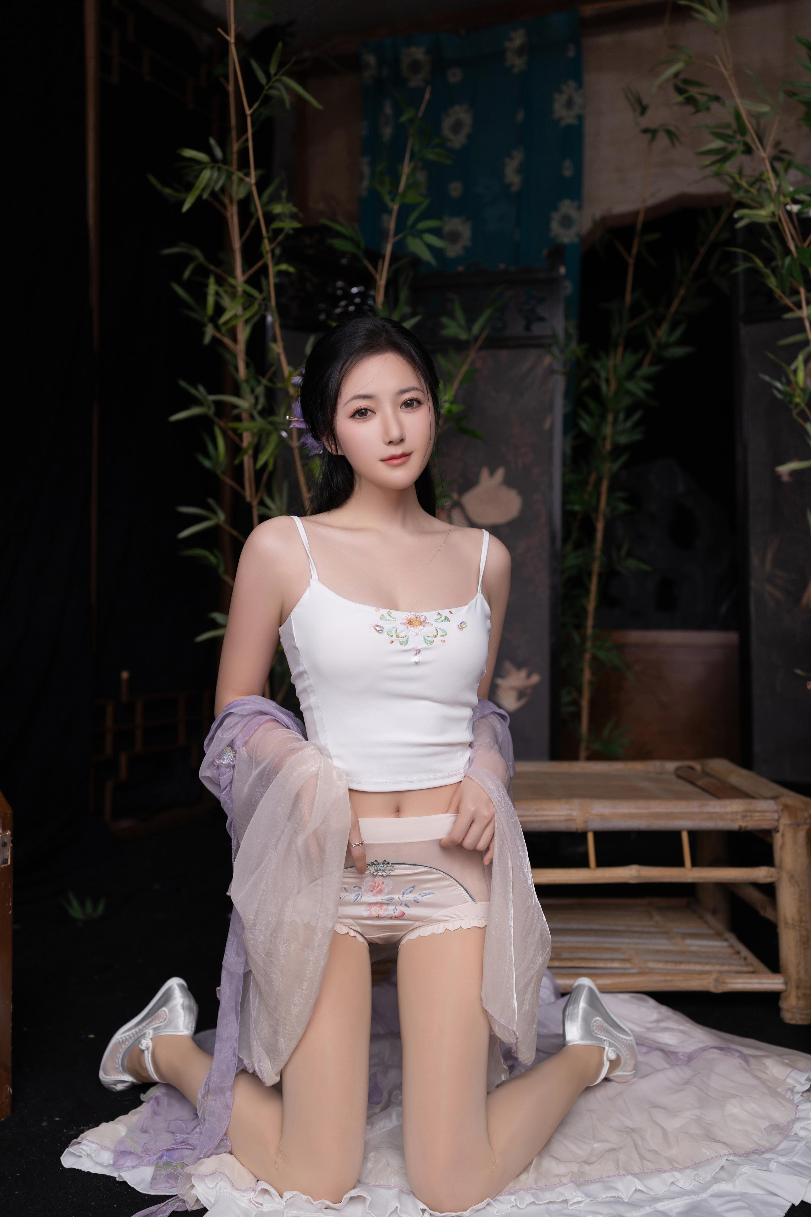 [모델] 어란피쉬 - 나비: 고풍 나비 테마의 경쾌한 분위기, 아름다운 다리 라인과 카메라 연출이 돋보이는 120P