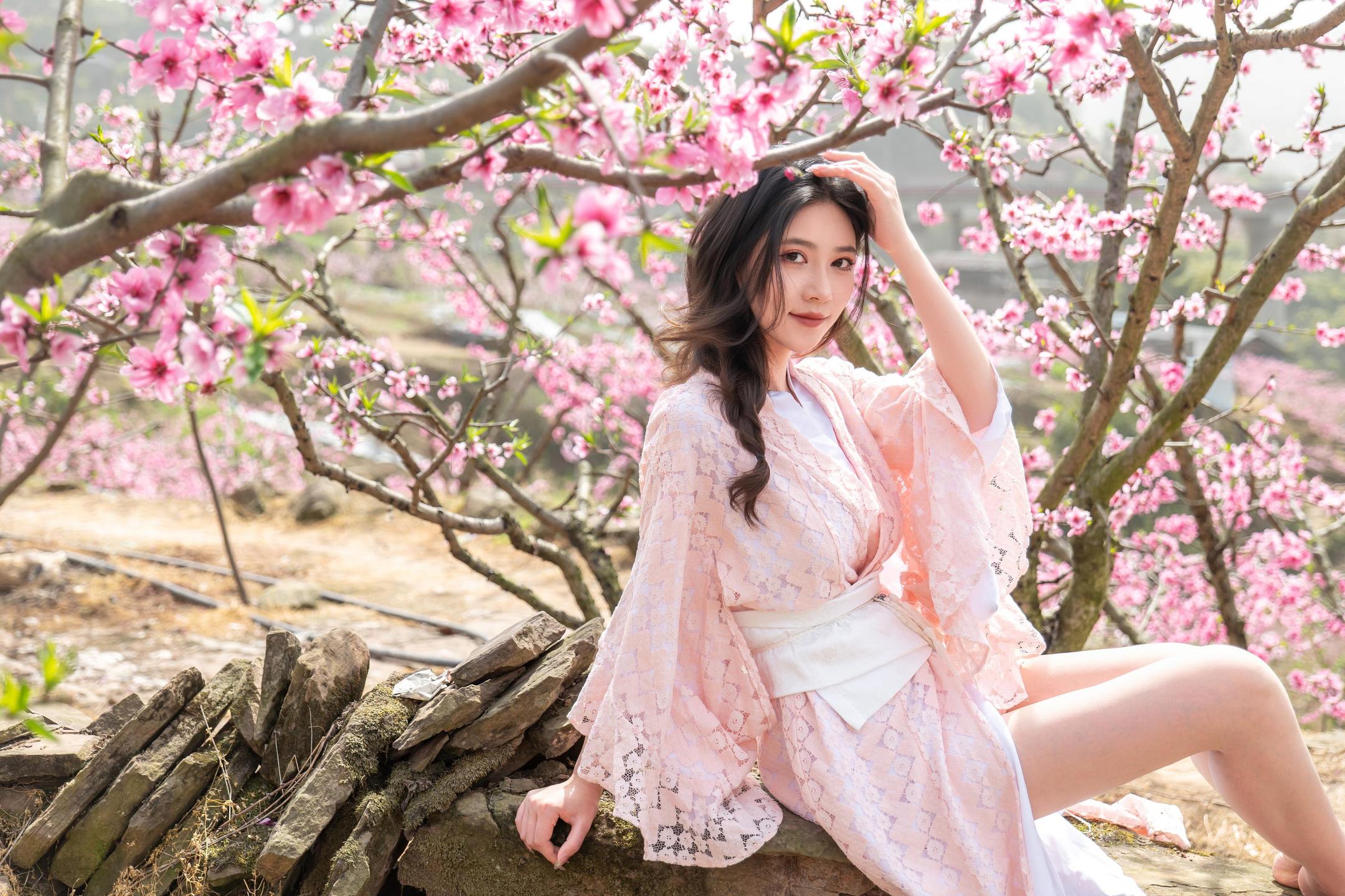 '[私房] Nnian Năm Năm - Mạn Hoa: Cảnh Ngoại Cổ Điển Hoa Anh Đào Kết Hợp Với Không Gian Nhật Bản, Trình Diễn Đầy Mềm Mại 86P'
