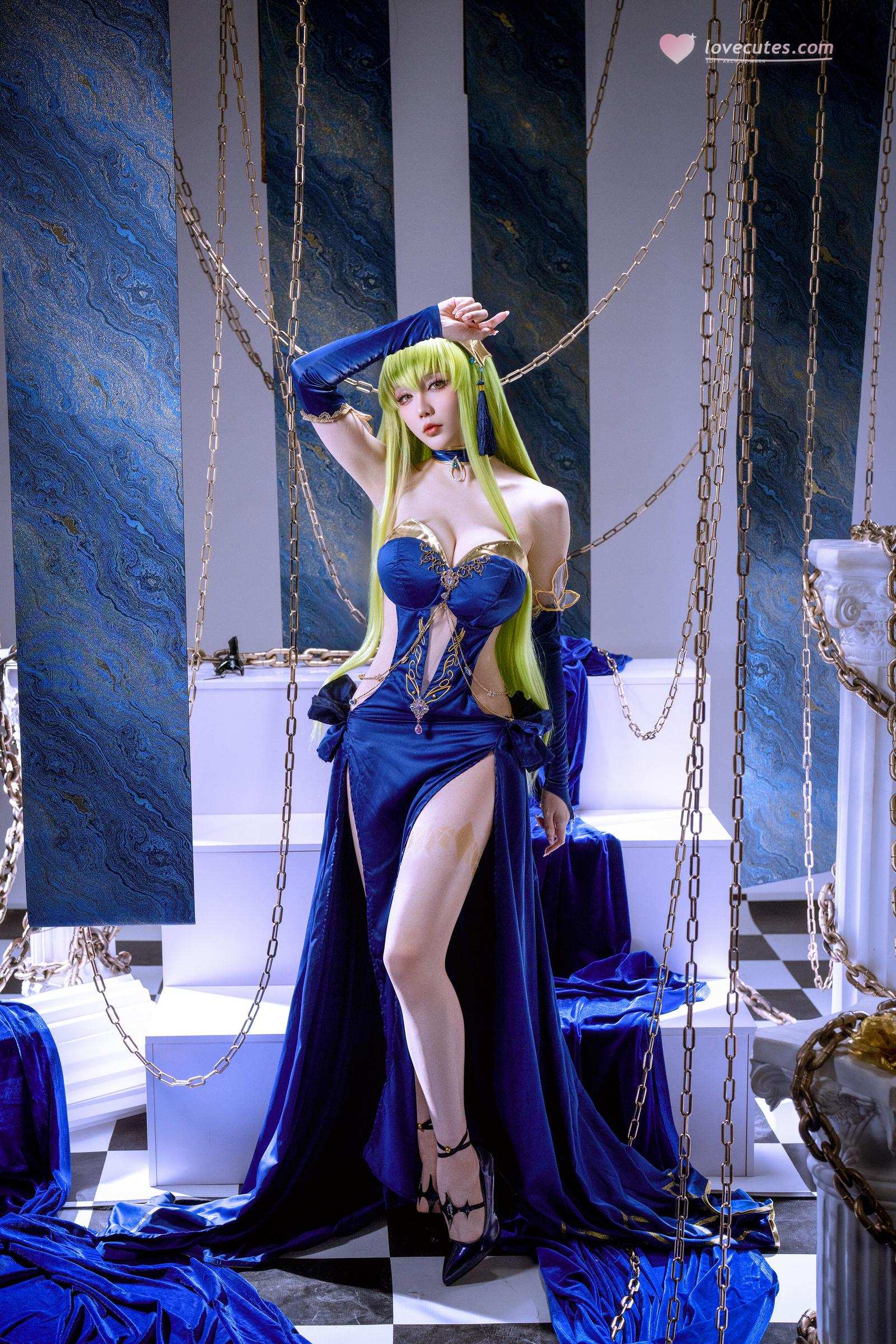 [cosplay] 星之迟迟Hoshilily - 叛逆的鲁路修 C.C.：蓝色礼裙巨乳长腿 锁链布景还原 29P