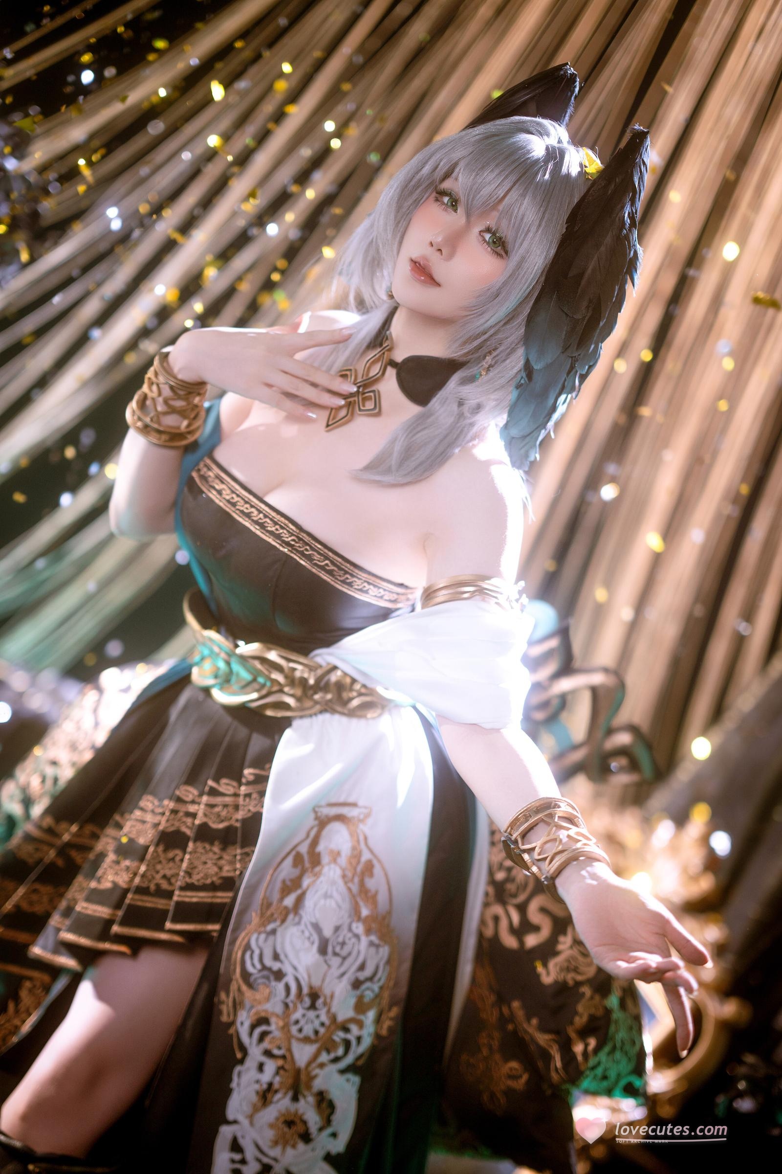 [cosplay] 星之迟迟Hoshilily - 明日方舟 霍尔海雅：银发露肩黑金礼服 美胸大腿还原 35P