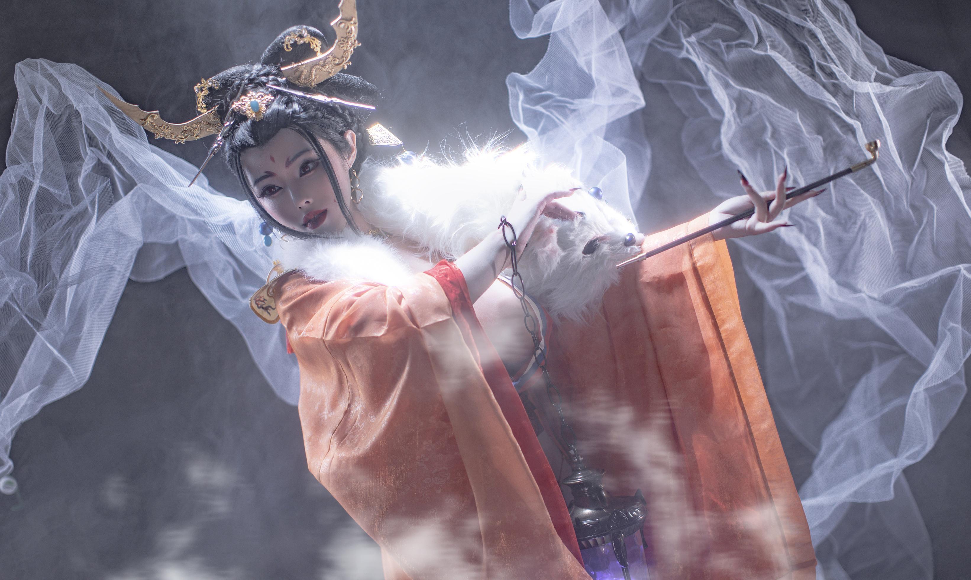 [cosplay] 钛合金TiTi - 无常狐：烟雾缭绕下的狐系古风造型 妖冶冷艳气质与华丽服饰呈现 91P