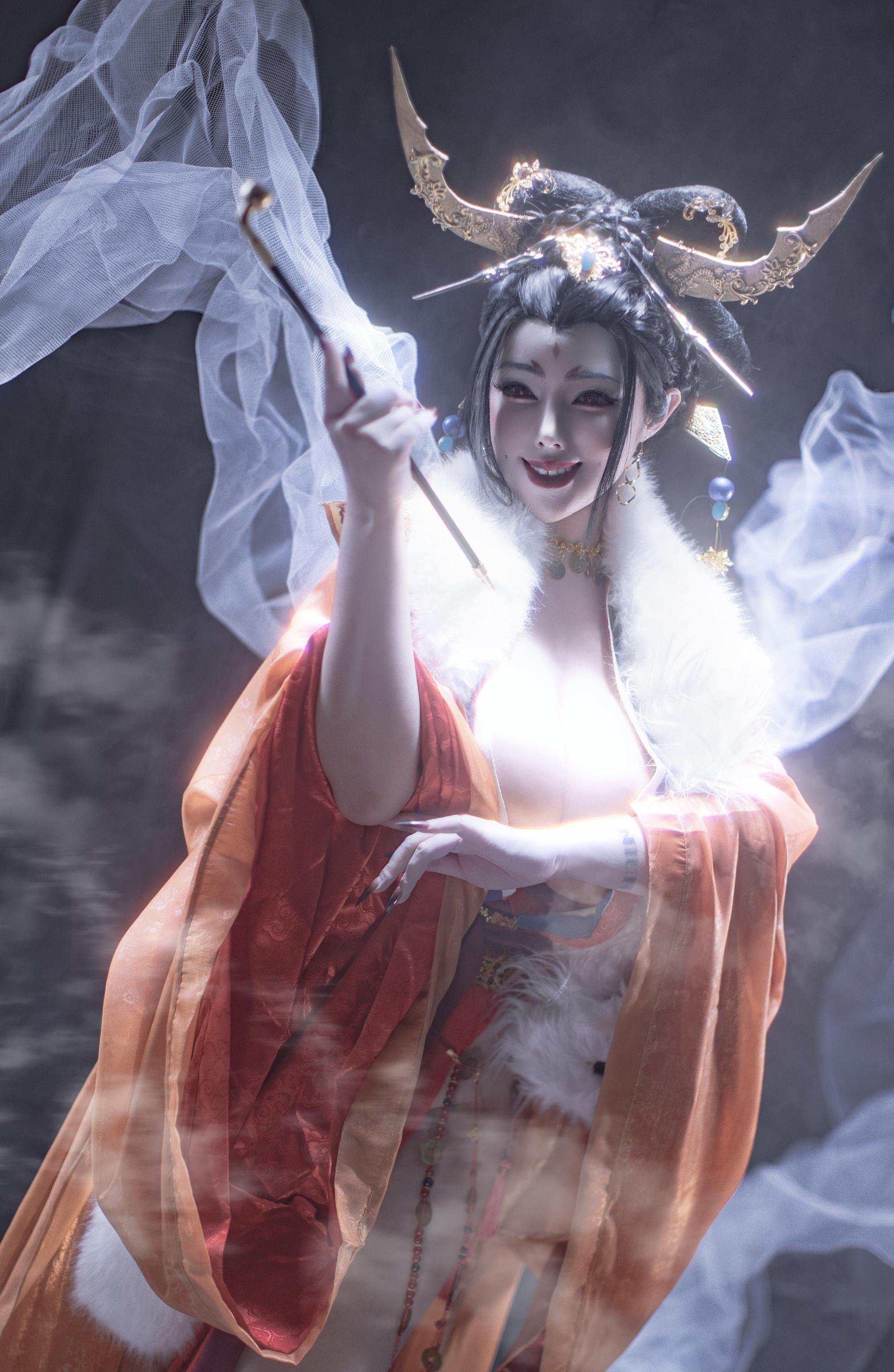 [cosplay] 钛合金TiTi - 无常狐：烟雾缭绕下的狐系古风造型 妖冶冷艳气质与华丽服饰呈现 91P