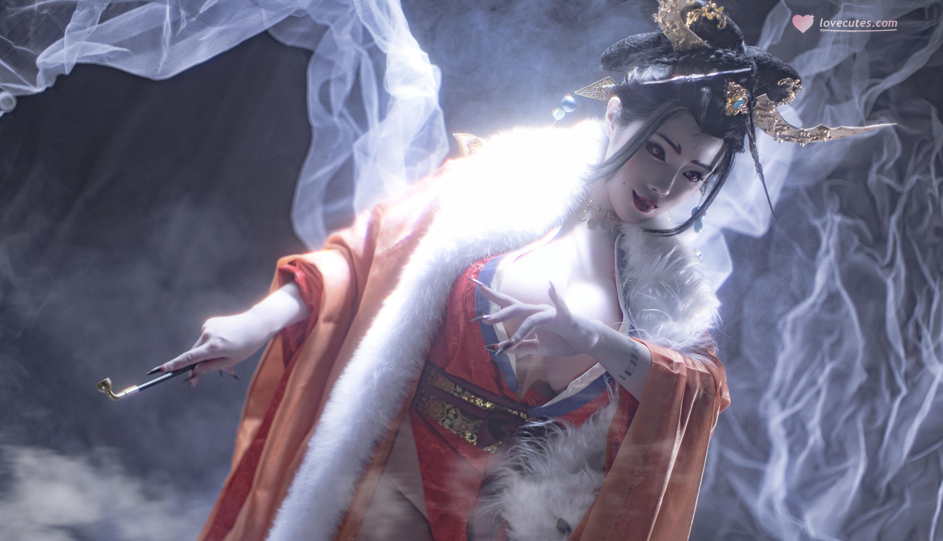 [cosplay] 钛合金TiTi - 无常狐：烟雾缭绕下的狐系古风造型 妖冶冷艳气质与华丽服饰呈现 91P