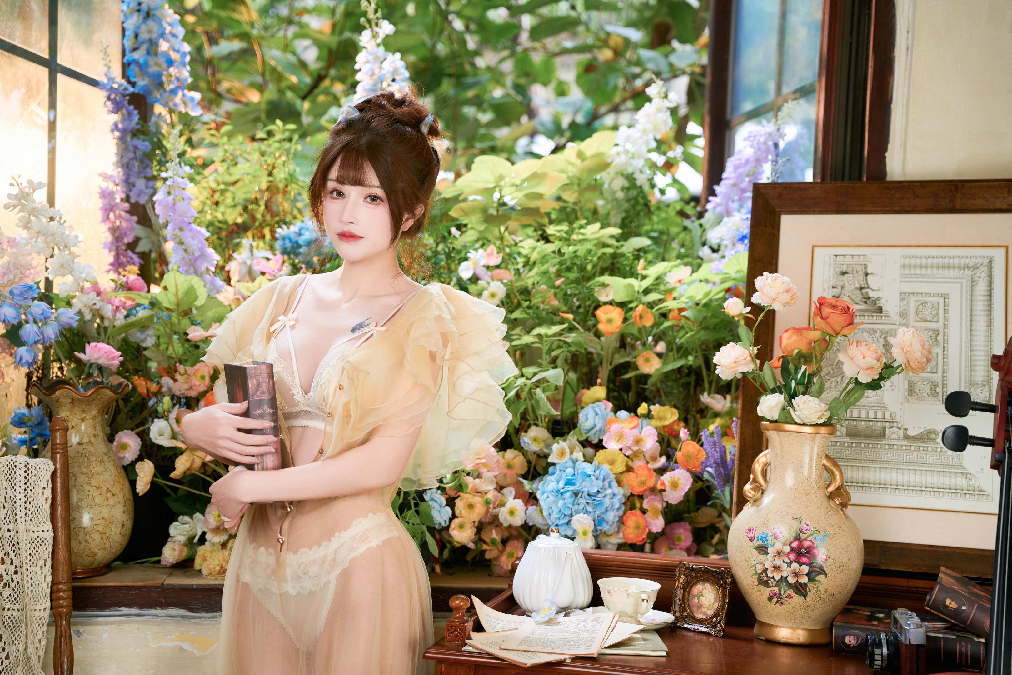 [私房] 鹿八岁 - 深林的洁白花语：白色薄纱蕾丝内衣 花房露点露穴翘臀 105P1V