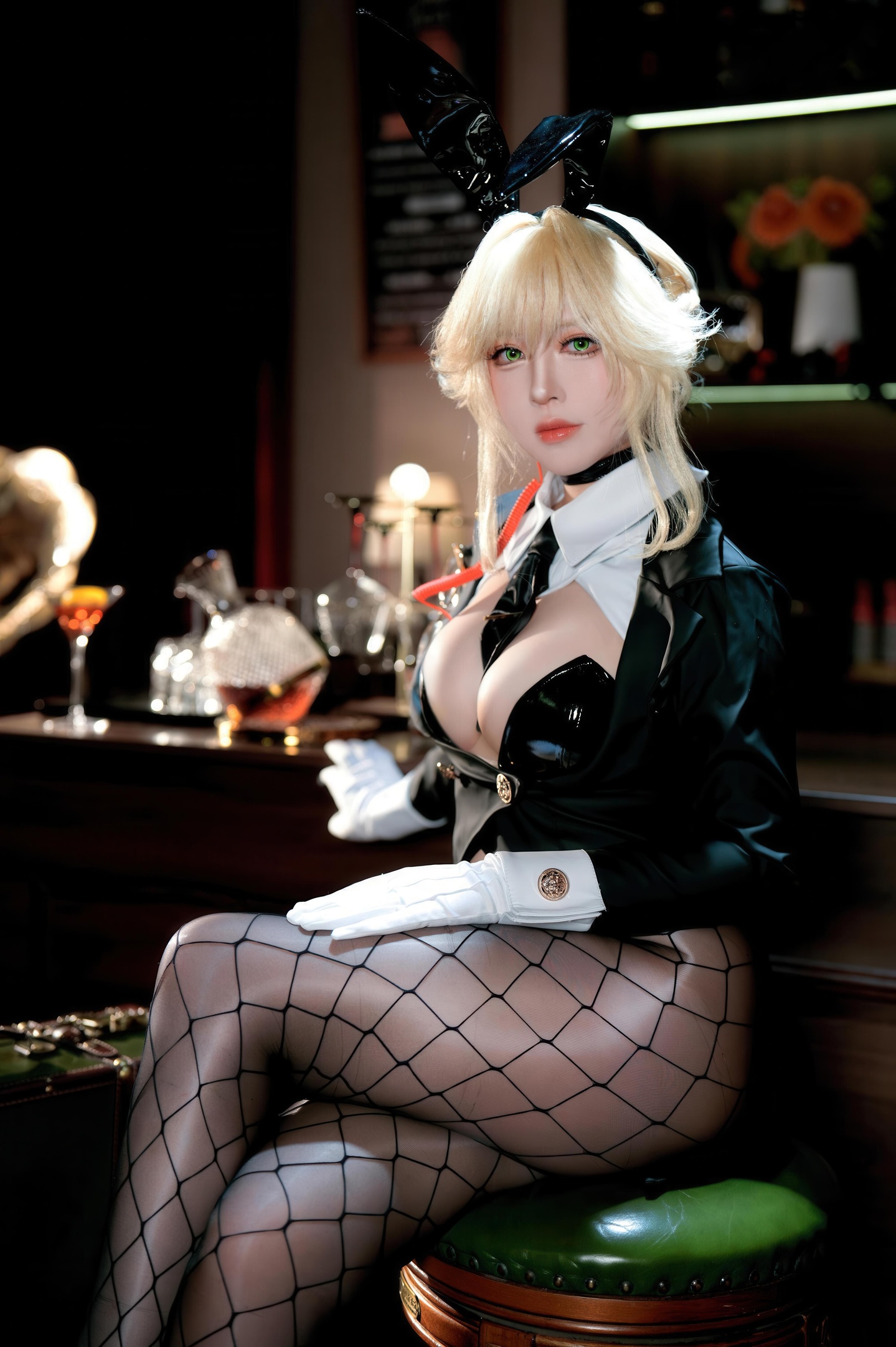 [cosplay] 半半子 - Nikke胜利女神 爱德 Agent Bunny：黑色兔女郎巨乳翘臀 网袜露臀还原 62P