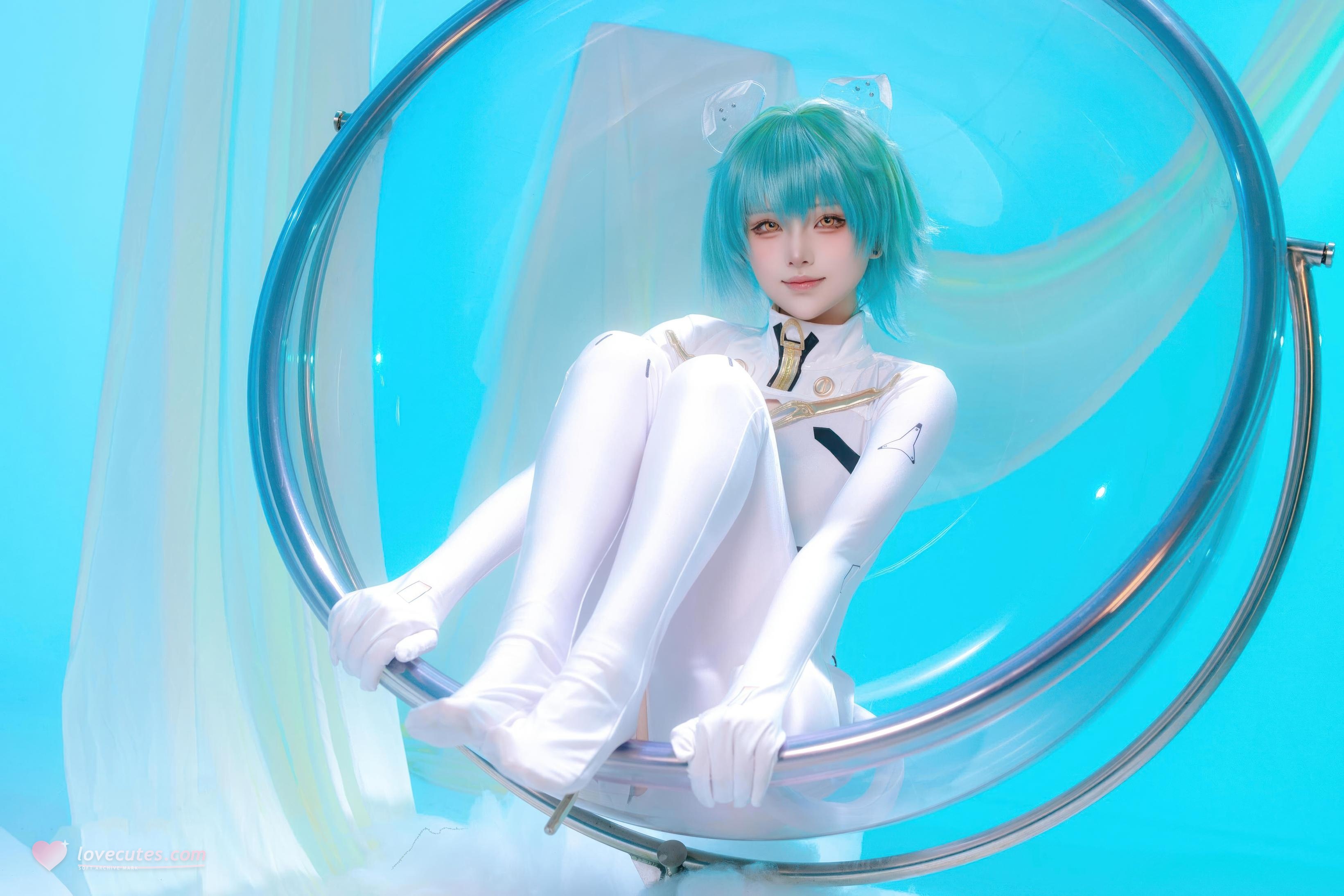 '[cosplay] 屿鱼 - 碧蓝航线 Na-xi-mô-phu·Hải quân thượng tướng: Tóc ngắn xanh lam, bodysuit trắng, vòng một quyến rũ, chân dài 45P'