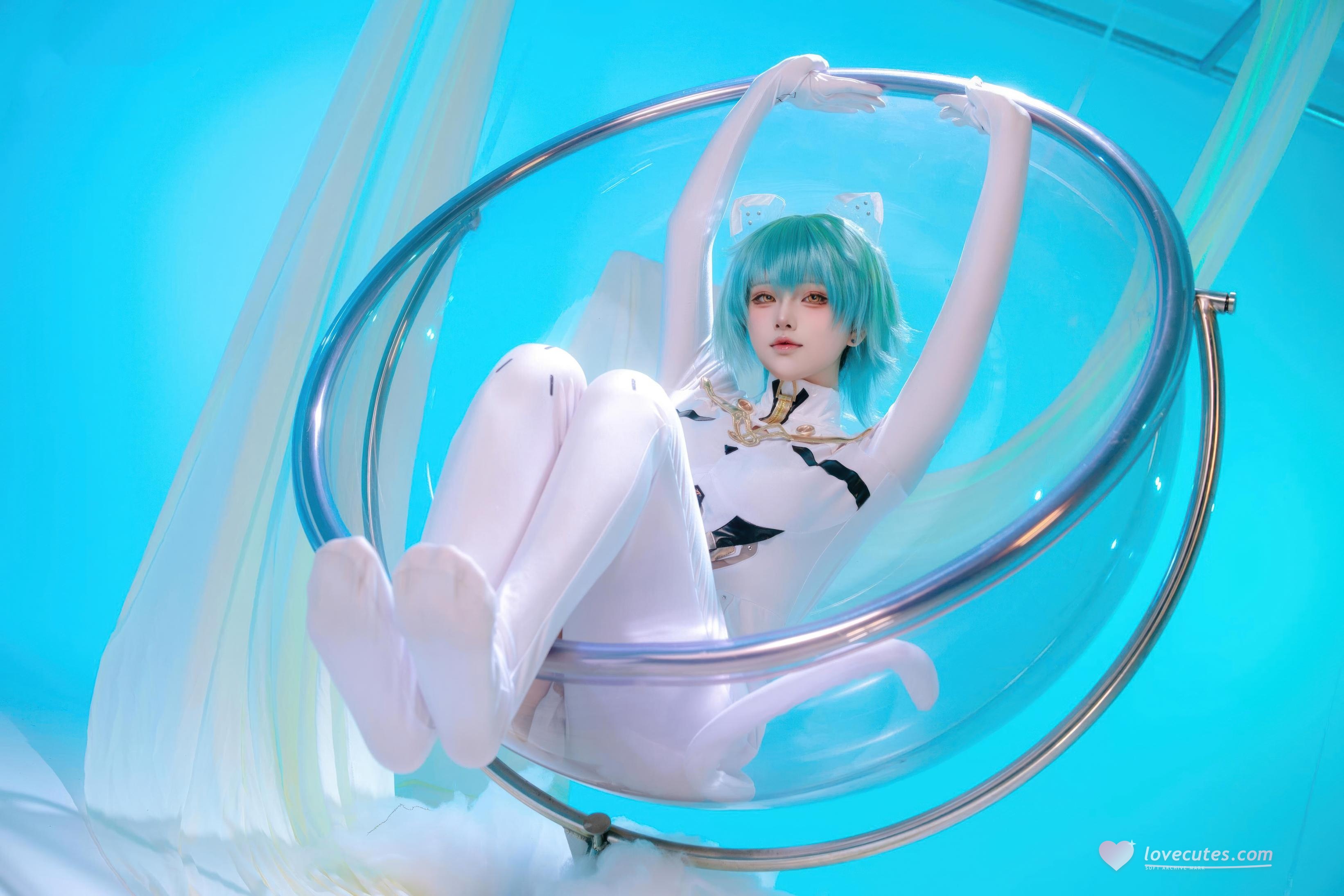 '[cosplay] 屿鱼 - 碧蓝航线 Na-xi-mô-phu·Hải quân thượng tướng: Tóc ngắn xanh lam, bodysuit trắng, vòng một quyến rũ, chân dài 45P'