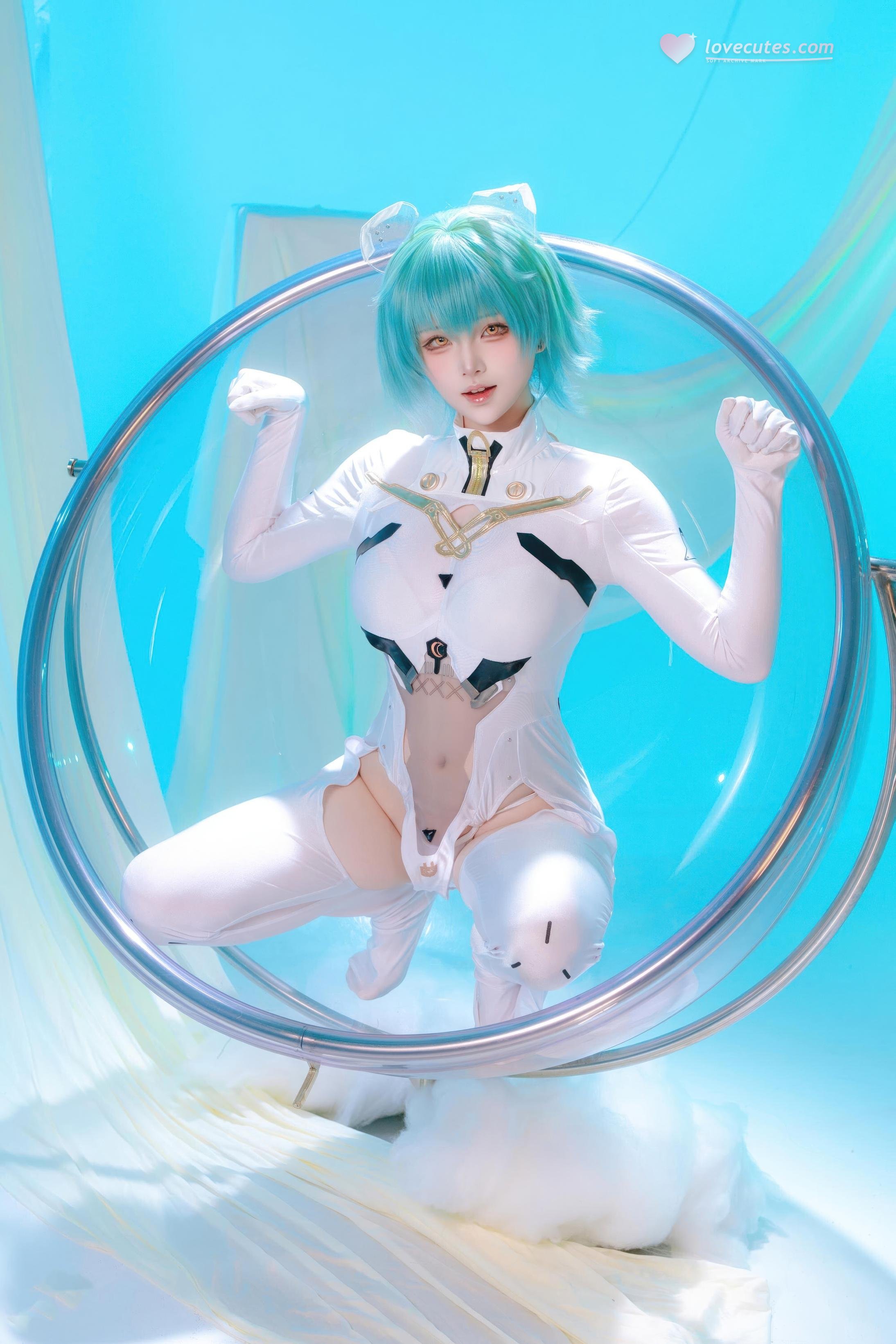 [Cosplay] Yuy Fish - Azur Lane Admiral Nakhimov: Blue-Green Short Hair, White Bodysuit, Stunning Curves, 45P