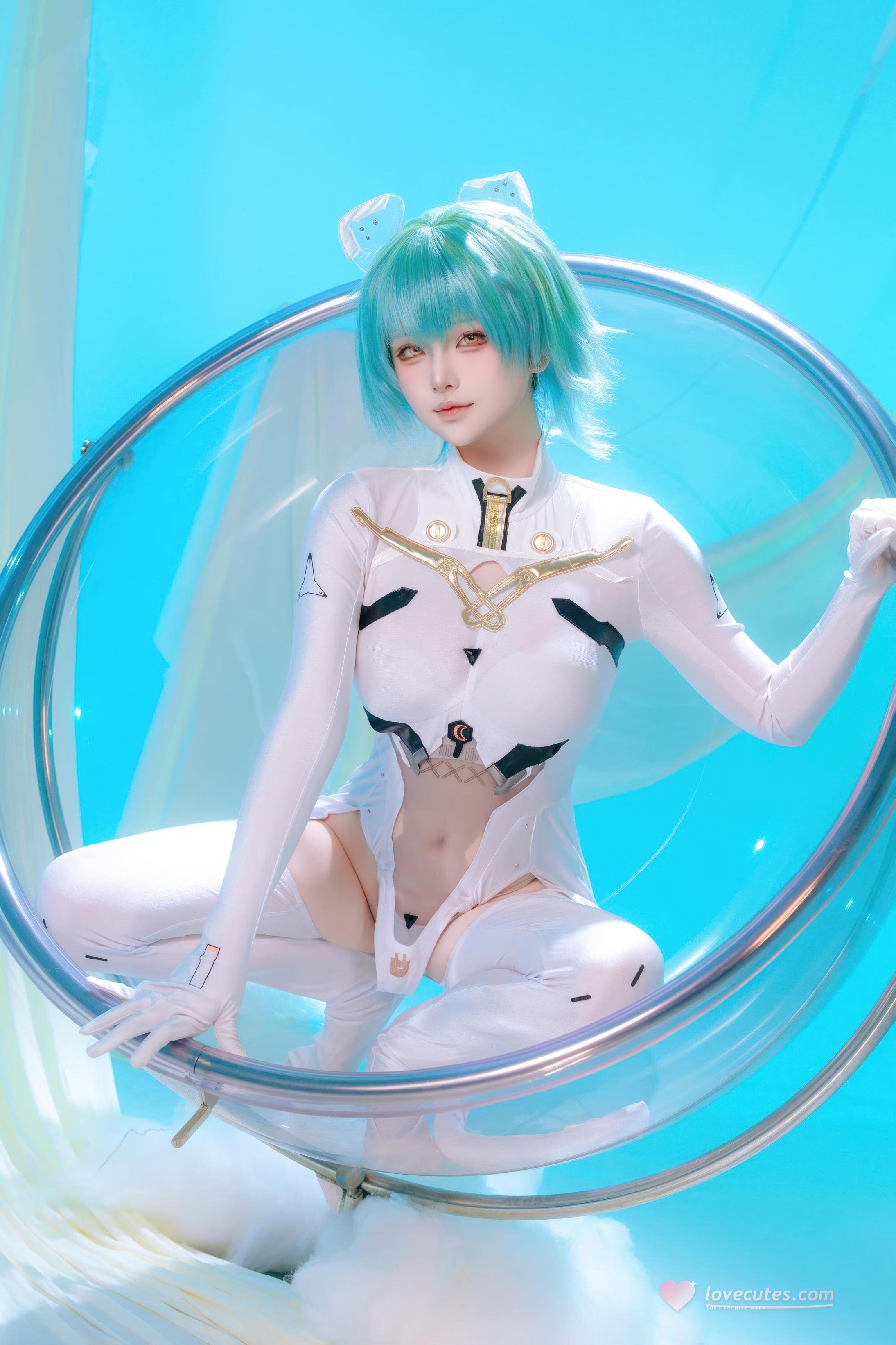 [Cosplay] Yuy Fish - Azur Lane Admiral Nakhimov: Blue-Green Short Hair, White Bodysuit, Stunning Curves, 45P